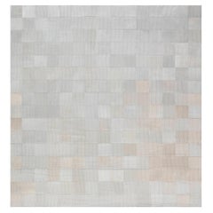 Tapis « Blancarr » en cuir à poils longs gris « Modern Tile » et beige, par Doris Leslie Blau