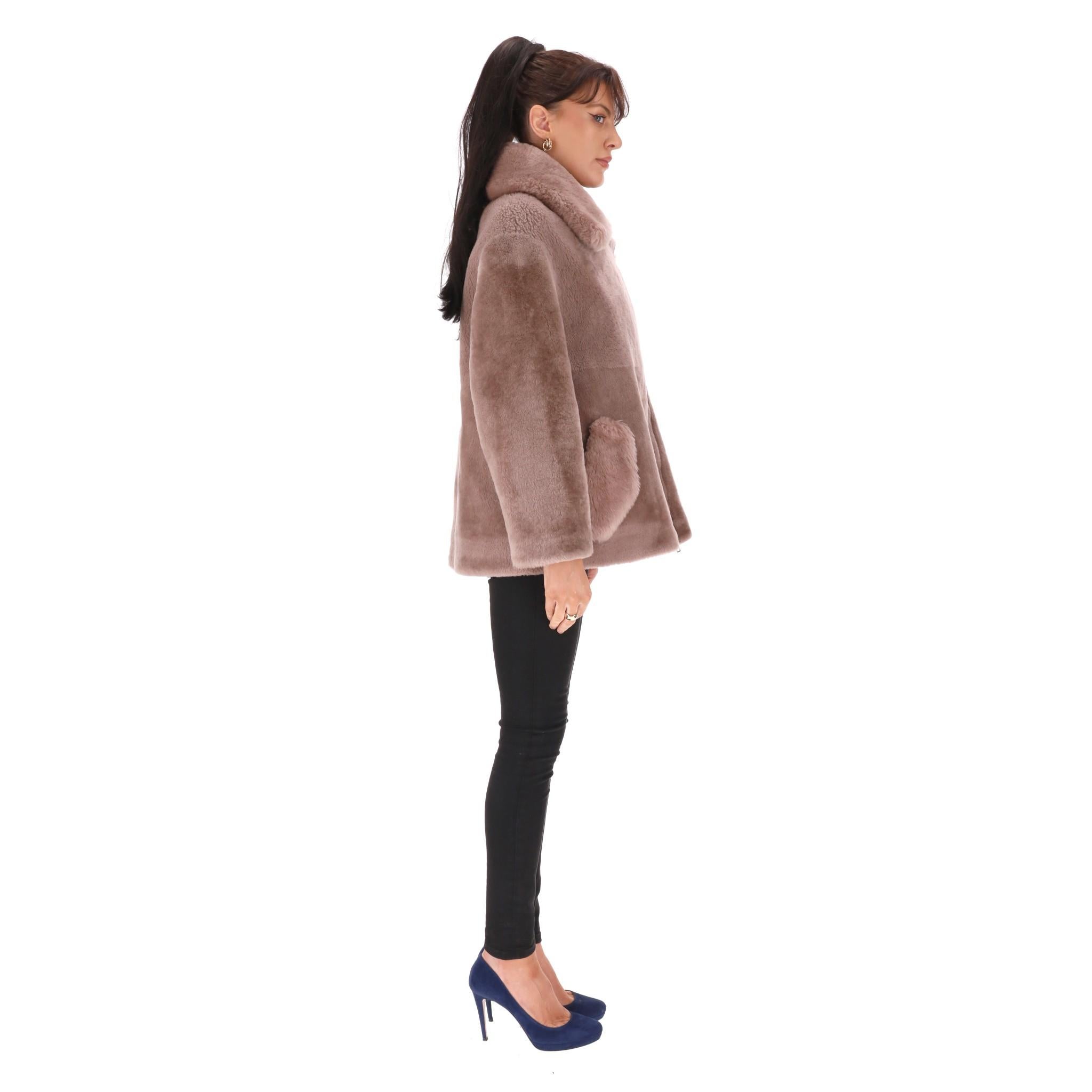 Marrone Coates in pelle di pecora Blancha in vendita