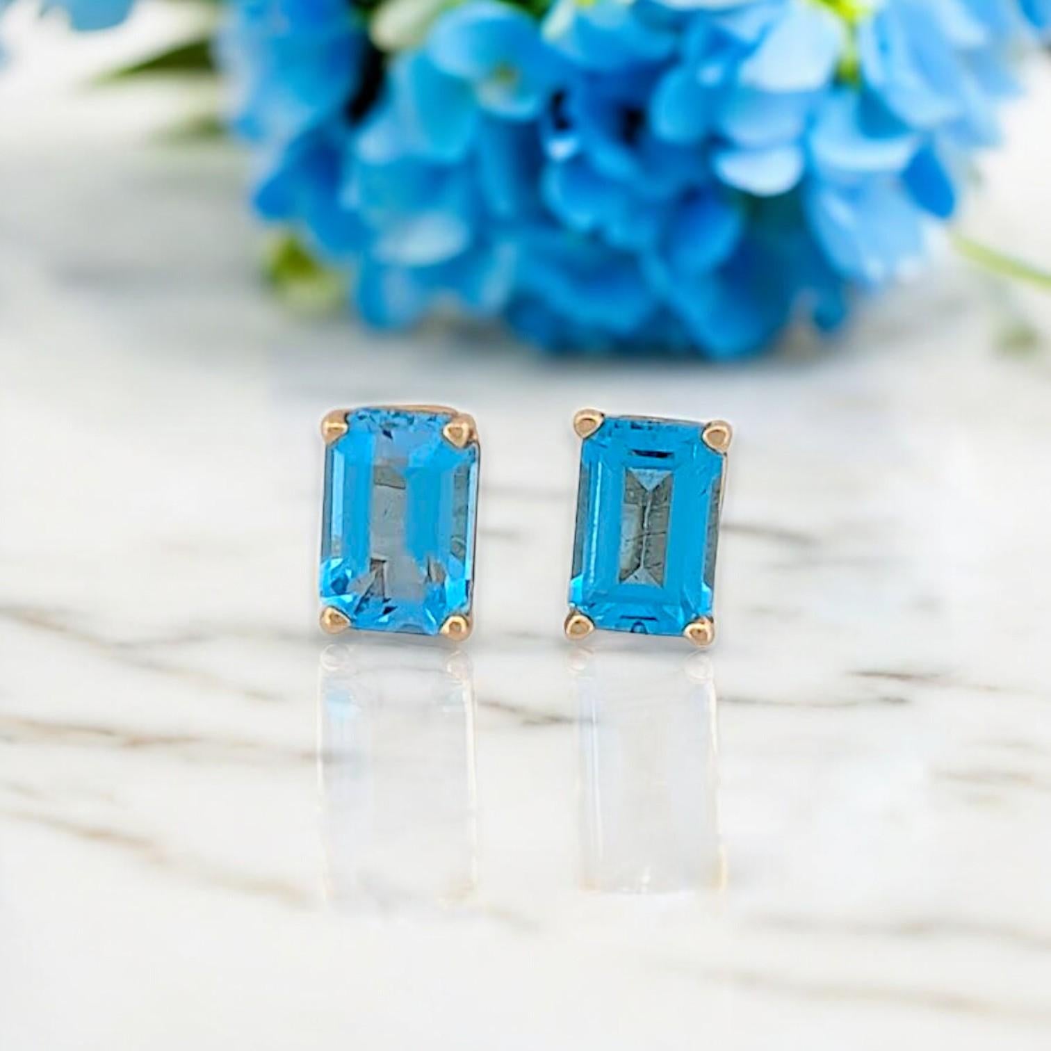 Blanche  Pendientes de oro de .66 ctw Pendientes talla topacio azul talla cuadrada Artesano en venta