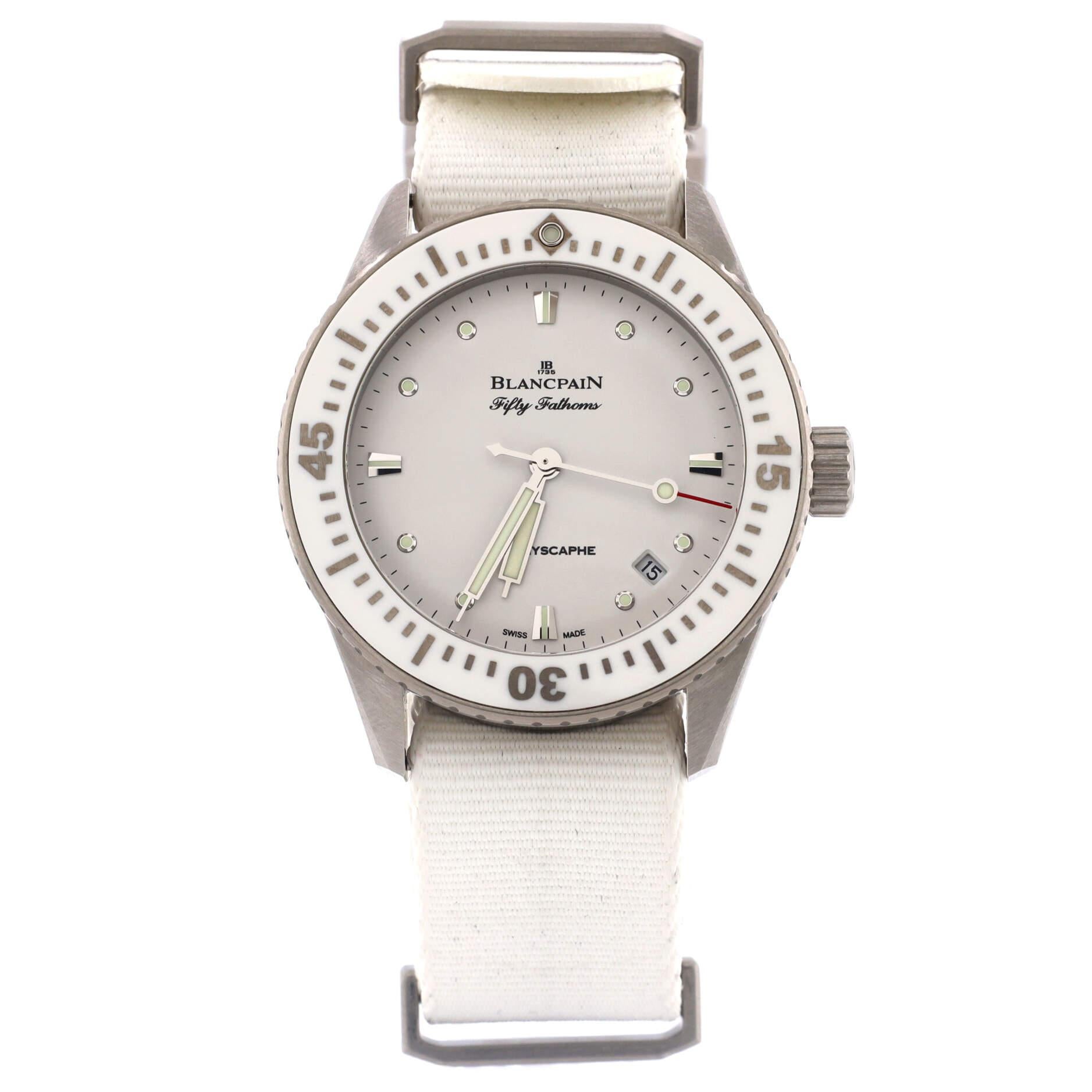 Condition: Excellent. Minimal wear throughout case and strap
Accessories: No Accessories
Measurements: Case Size/Width: 38mm, Watch Height: 10mm, Band Width: 20mm, Wrist circumference: 7.25