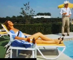 Junto a la piscina  -    firmado y numerado