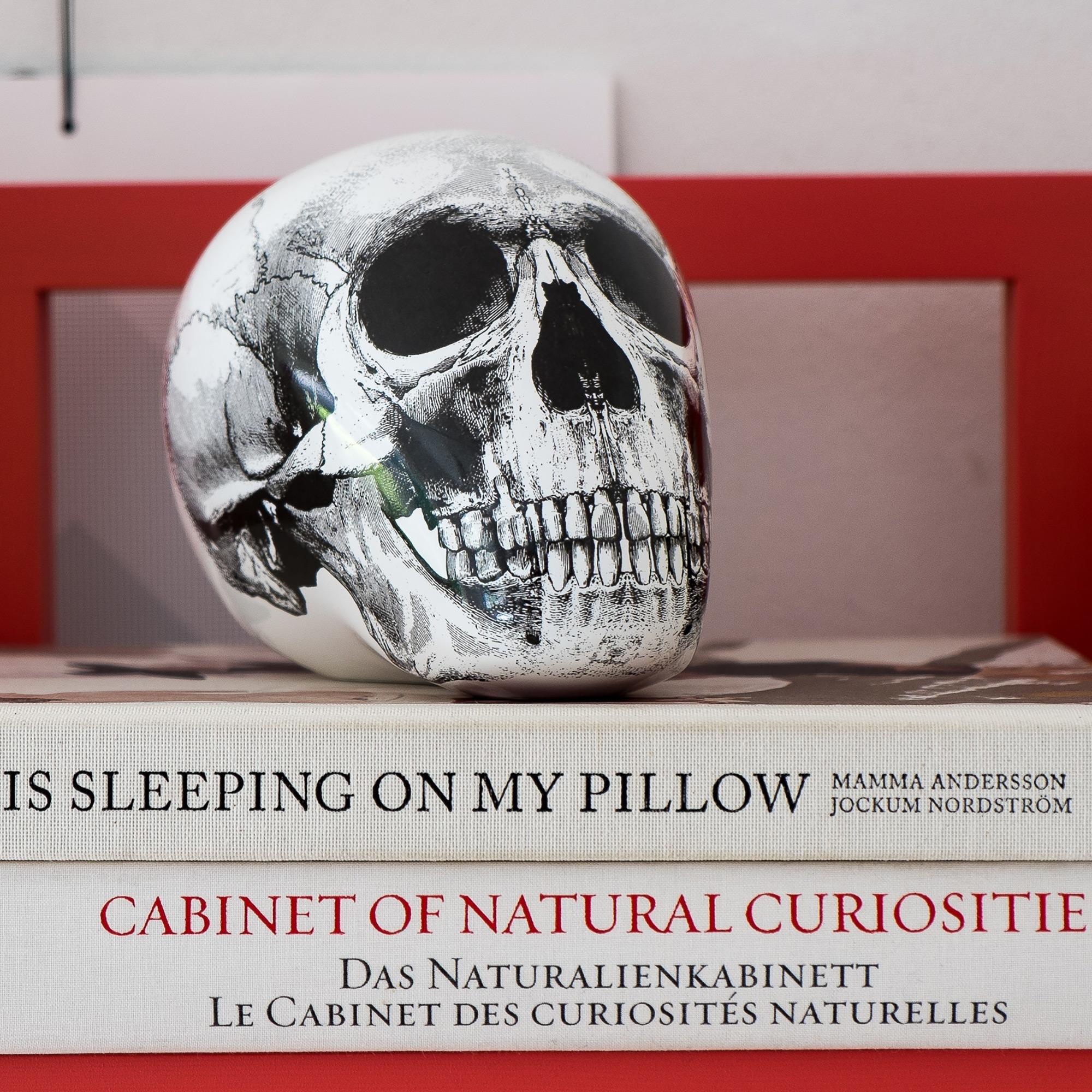 Blank White Skull – Porcelain Sculpture, by Andréason & Leibel, Contemporary  In New Condition For Sale In Arlöv, SE
