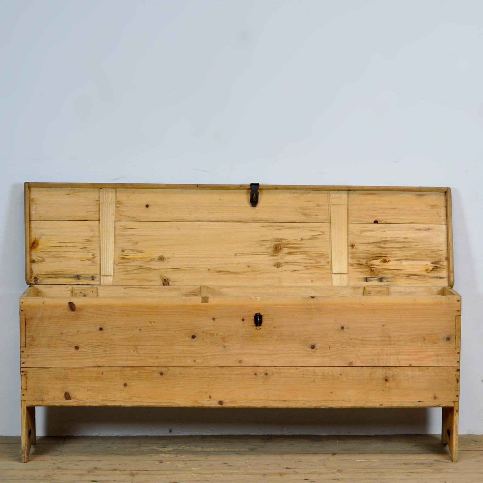 Blanket Chest, Circa 1930 In Good Condition In Amsterdam, Noord Holland
