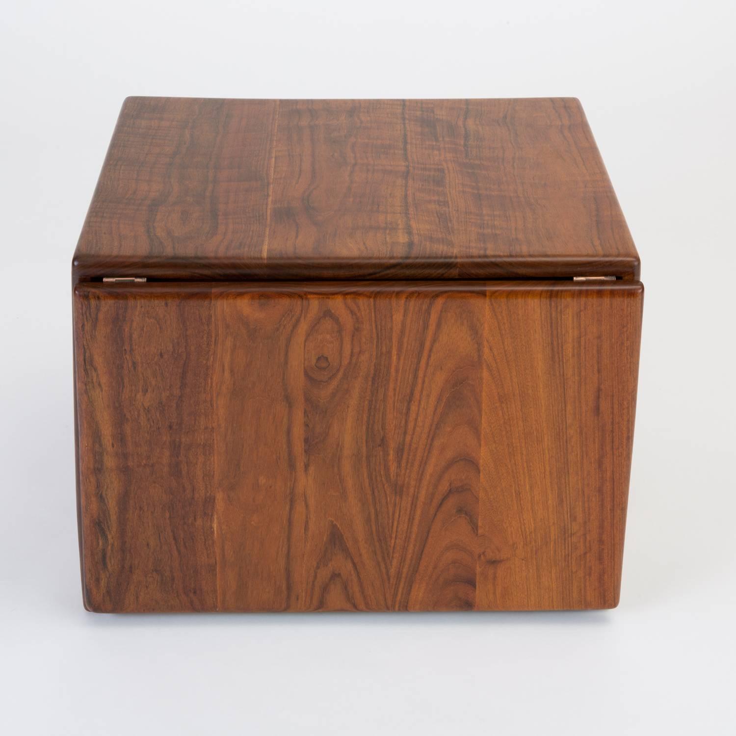 Cube Side Table or Storage Chest in Rare African Shedua Wood by Gerald McCabe In Excellent Condition In Los Angeles, CA