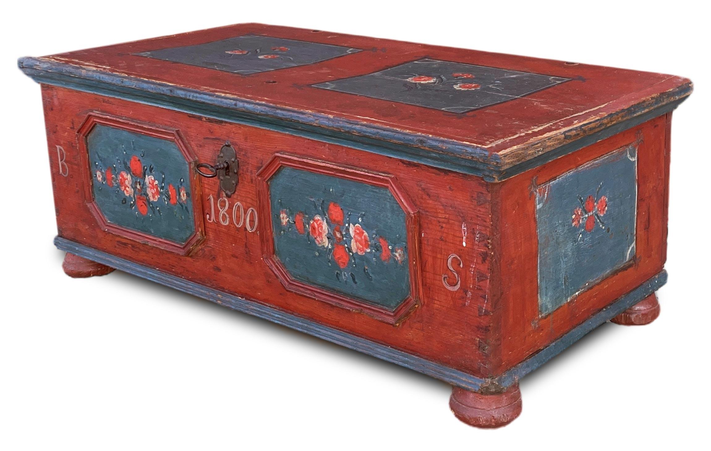 Deckentruhe - Rot Floral Gemalt 1800 (Sonstiges) im Angebot