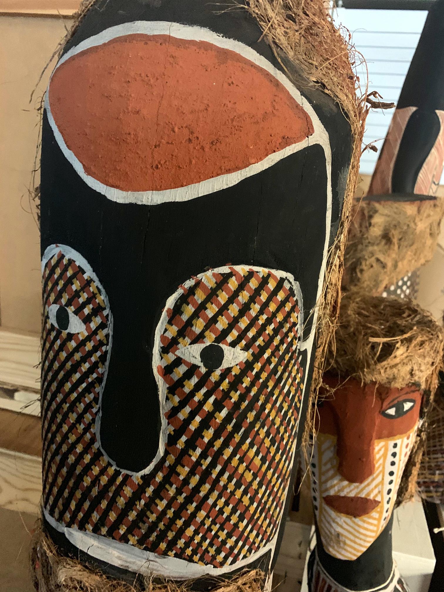 Blanket Lizard Kurruporani pole Australian Aboriginal Tribal Art In Good Condition In Atlanta, GA