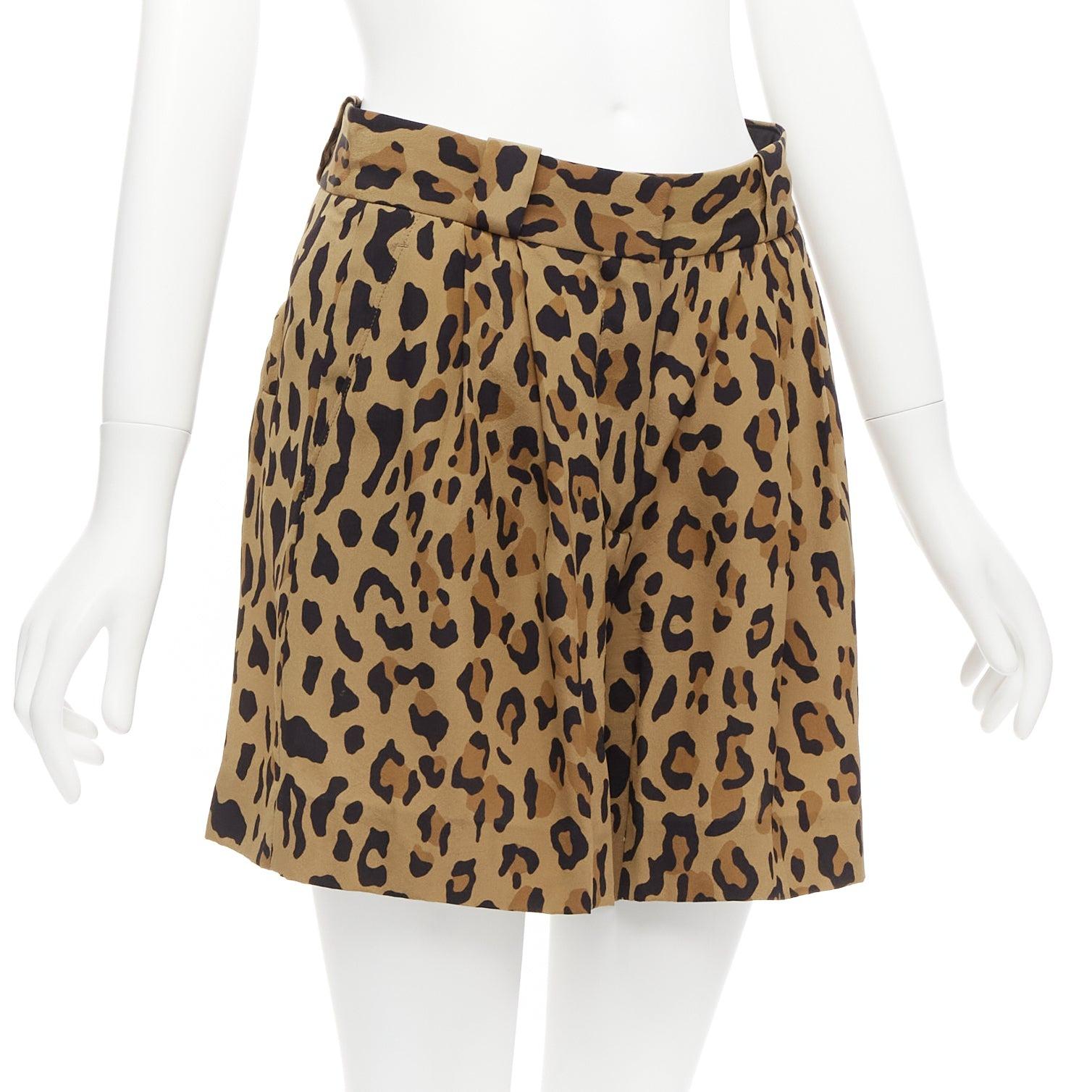 Brown BLAZE MILANO 100% silk brown leopard print curved pocket shorts Sz. 1 S For Sale