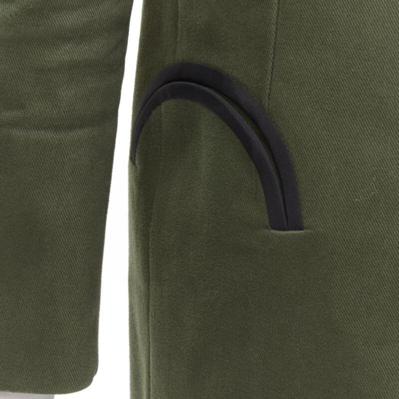 BLAZE MILANO Fumo di mezzanotte blazer scialle in cotone verde cachi con tasche curve S
Riferimento: KEDG/A00146
Marchio: Blaze Milano
Model: Fumo di mezzanotte
Materiale: Sembra cotone
Colore: Verde, Nero
Modello: Tinta unita
Dettagli extra: