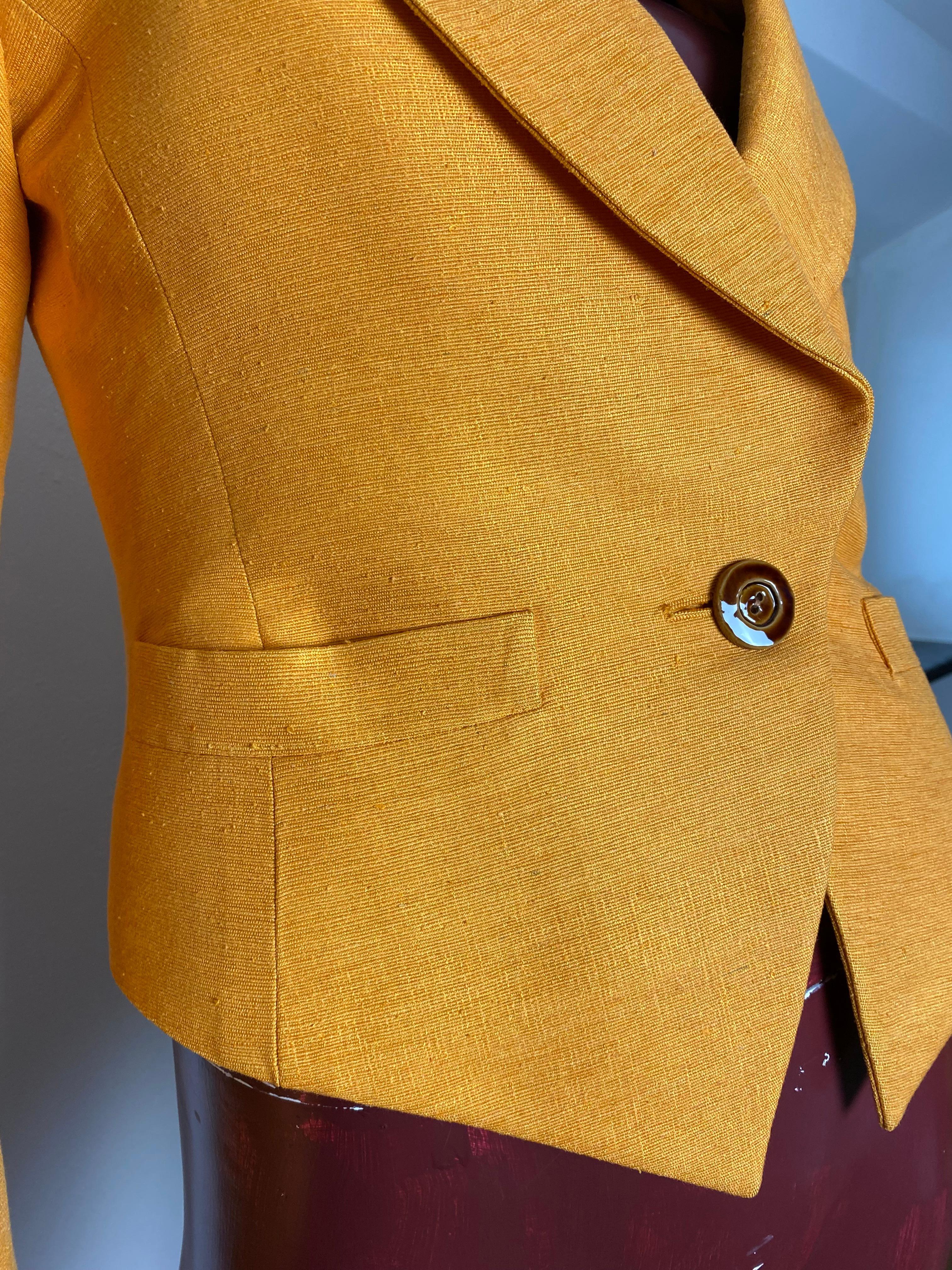 Yellow single button blazer with YSL rive gauche tips and reverse collar For Sale 6