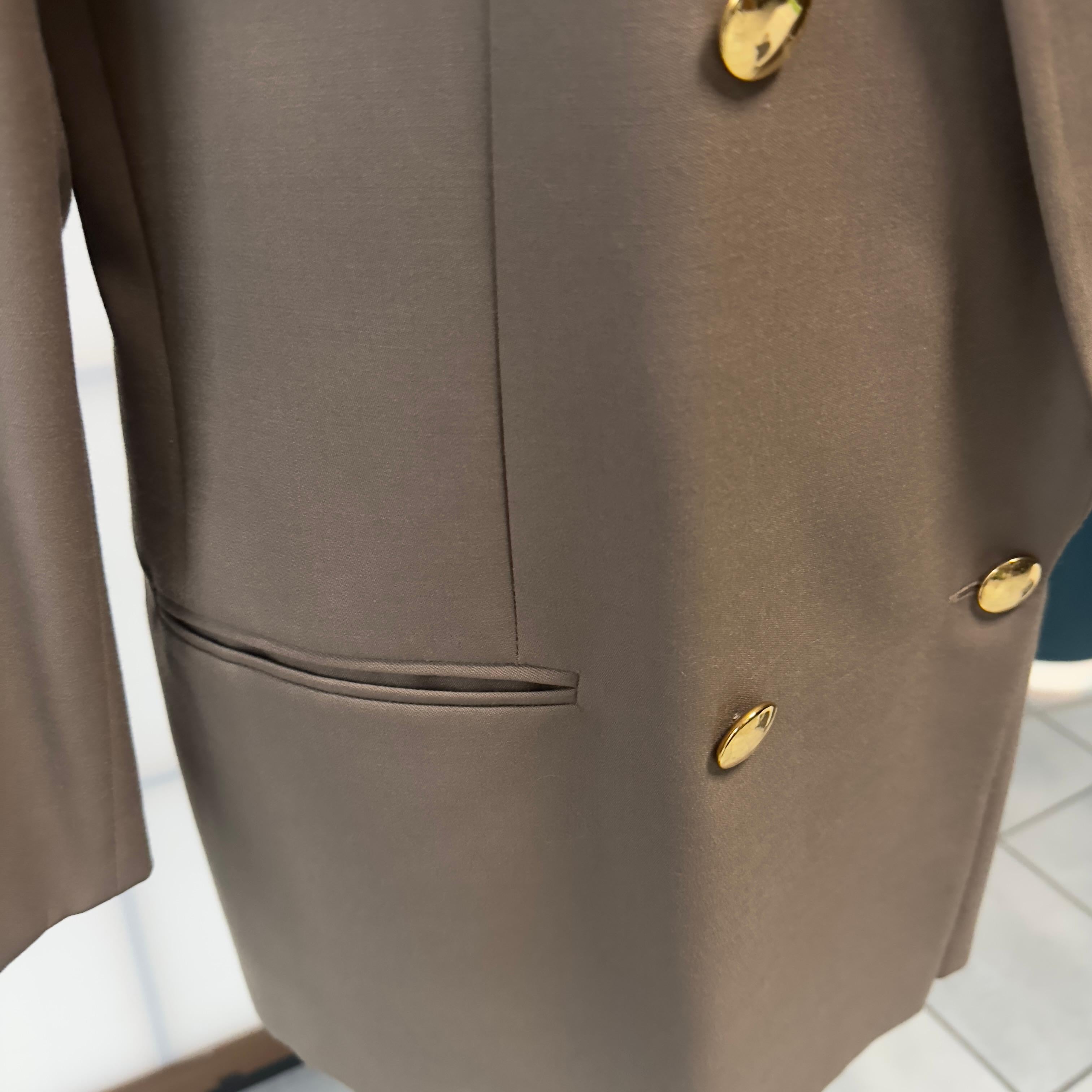 Women's or Men's 80's genny blazer in very good condition For Sale