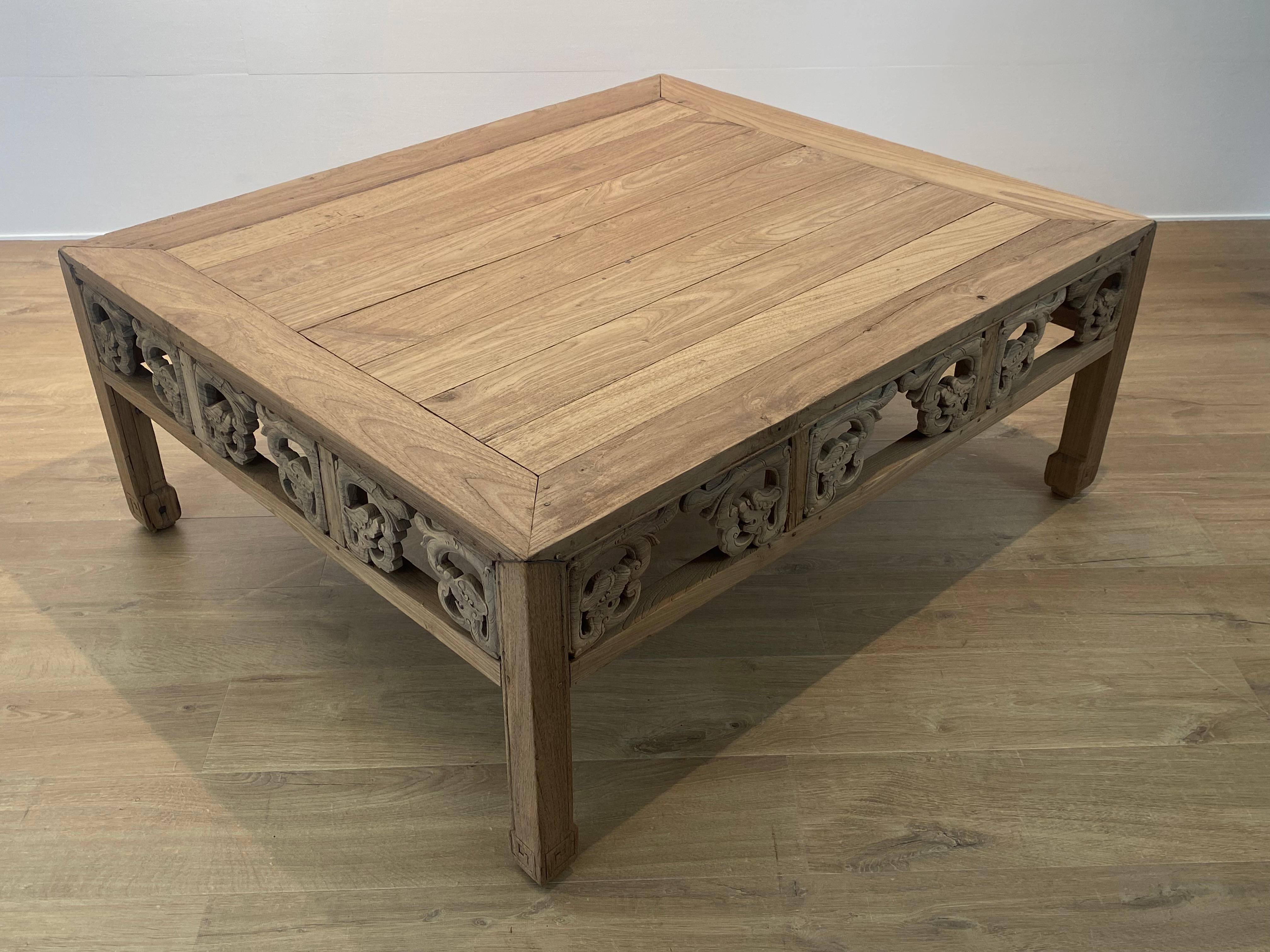 Début du 20ème siècle Ancienne table de canapé de style oriental blanchi en vente