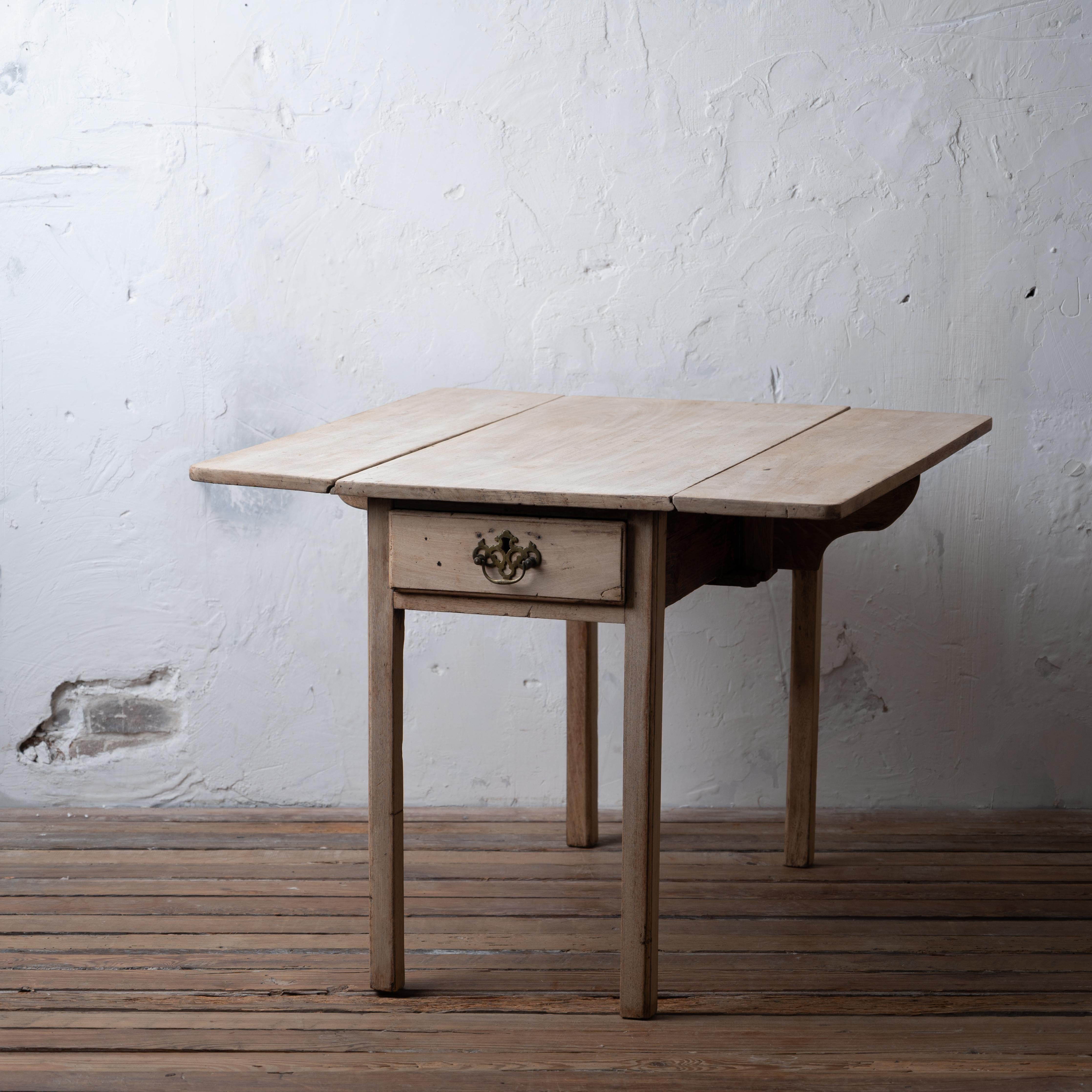 Table Chippendale Pembroke blanchie, vers 1770 Bon état - En vente à Savannah, GA