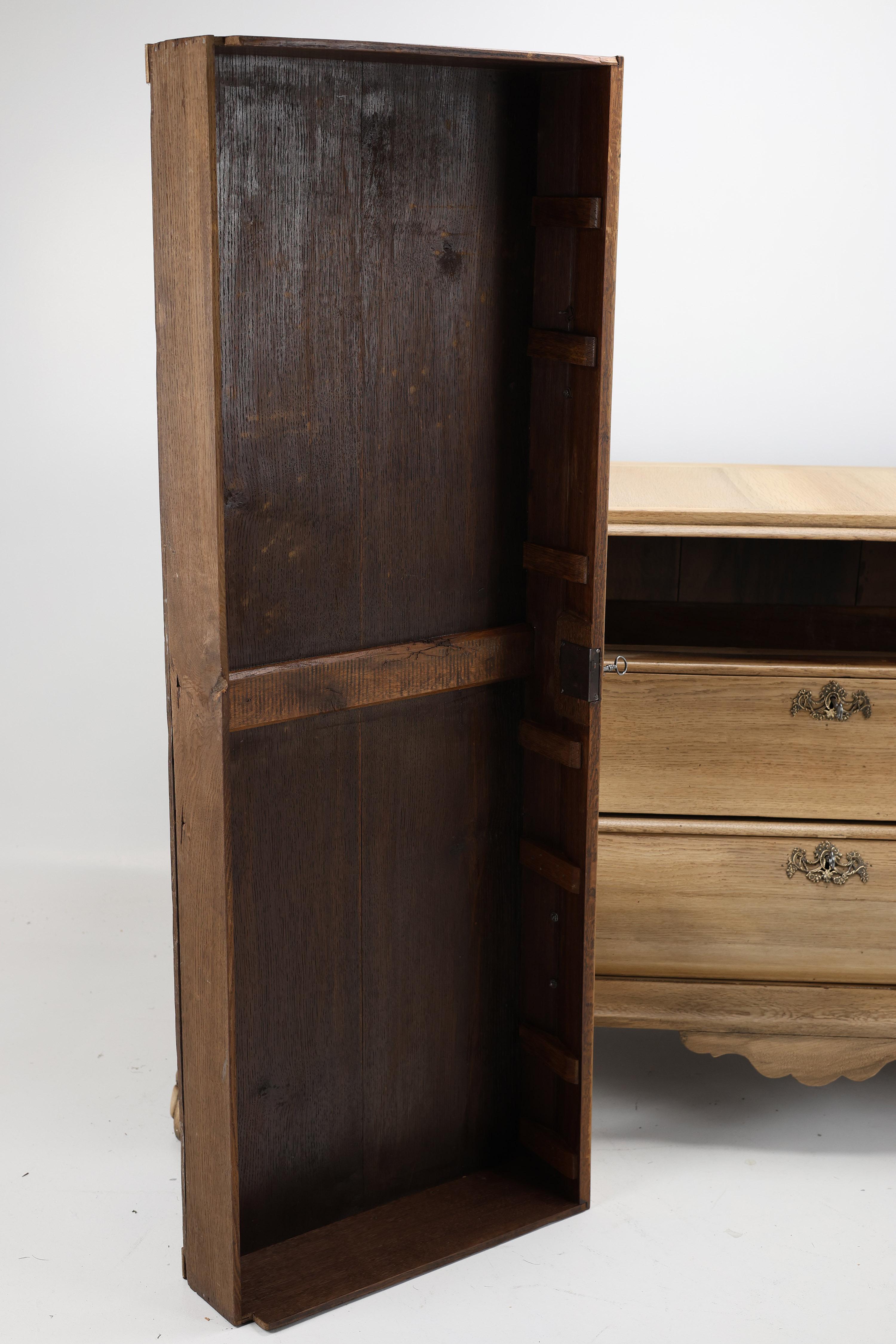 Bleached Dutch Baroque Chest of Drawers, 18th Century For Sale 7