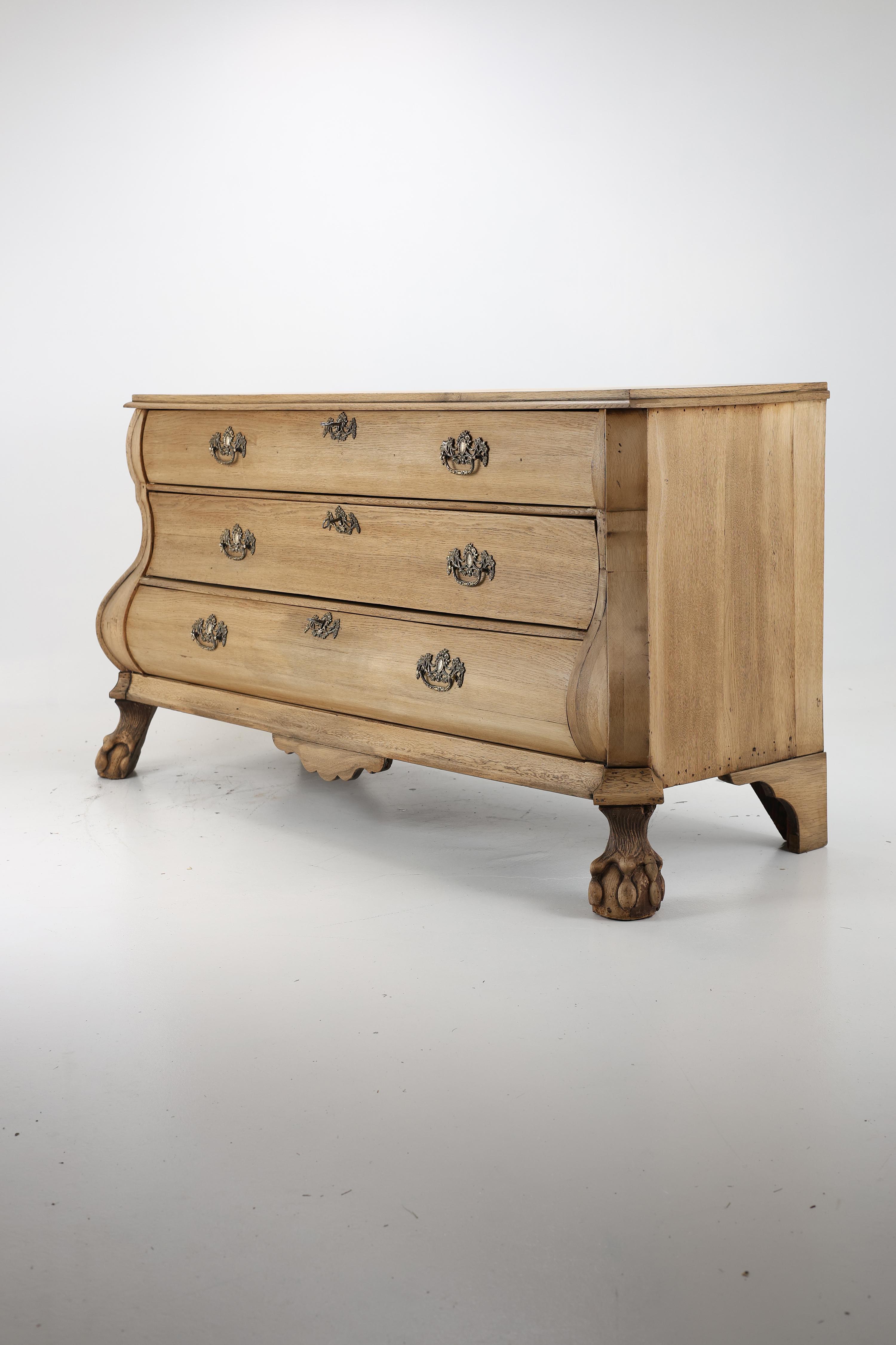 Bleached Dutch Baroque Chest of Drawers, 18th Century In Good Condition For Sale In Stahnsdorf, DE