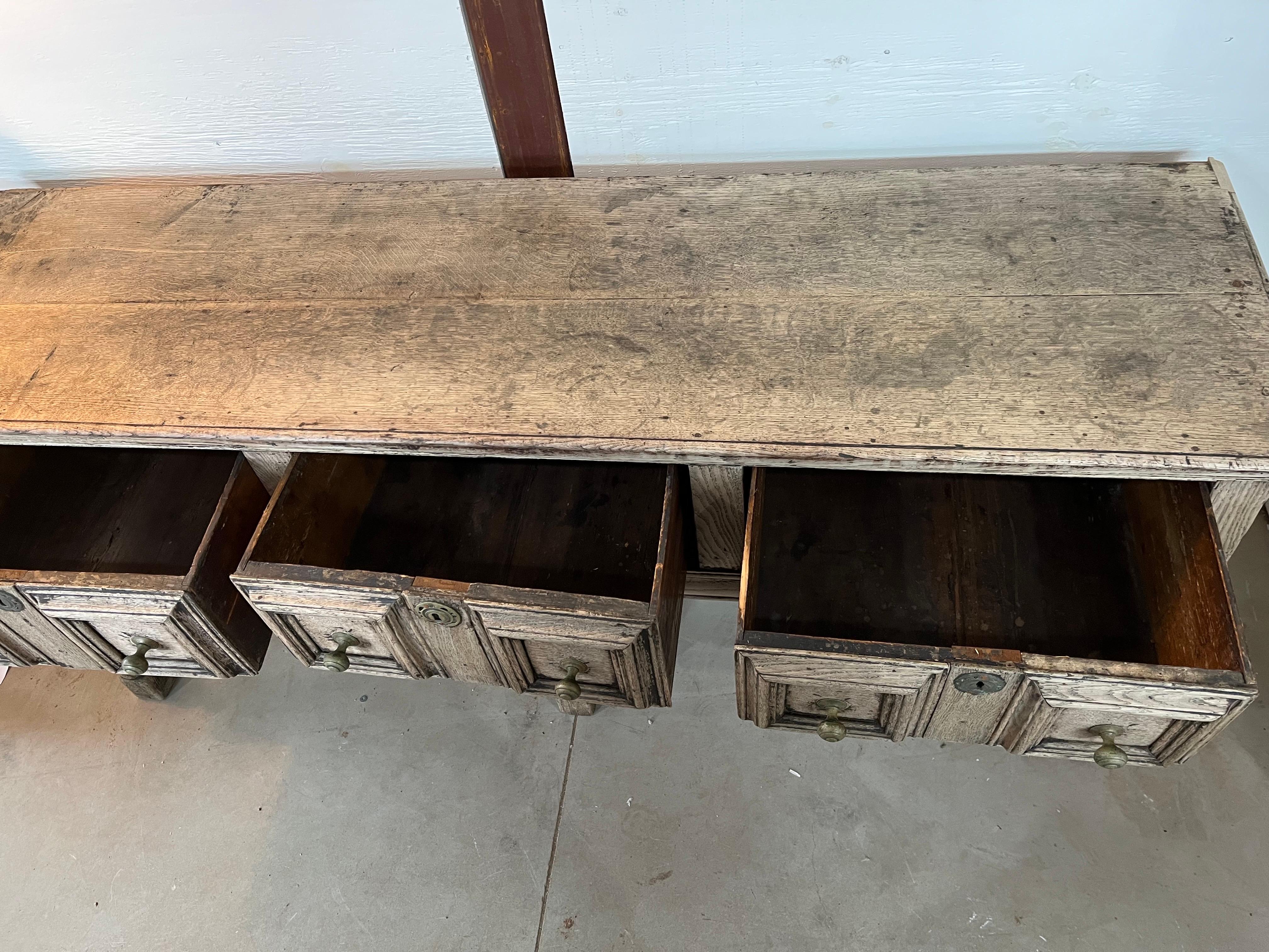 Bleached English Oak Jacobean Dresser Base / Sideboard / Buffet, 18th Century In Good Condition For Sale In Carmine, TX