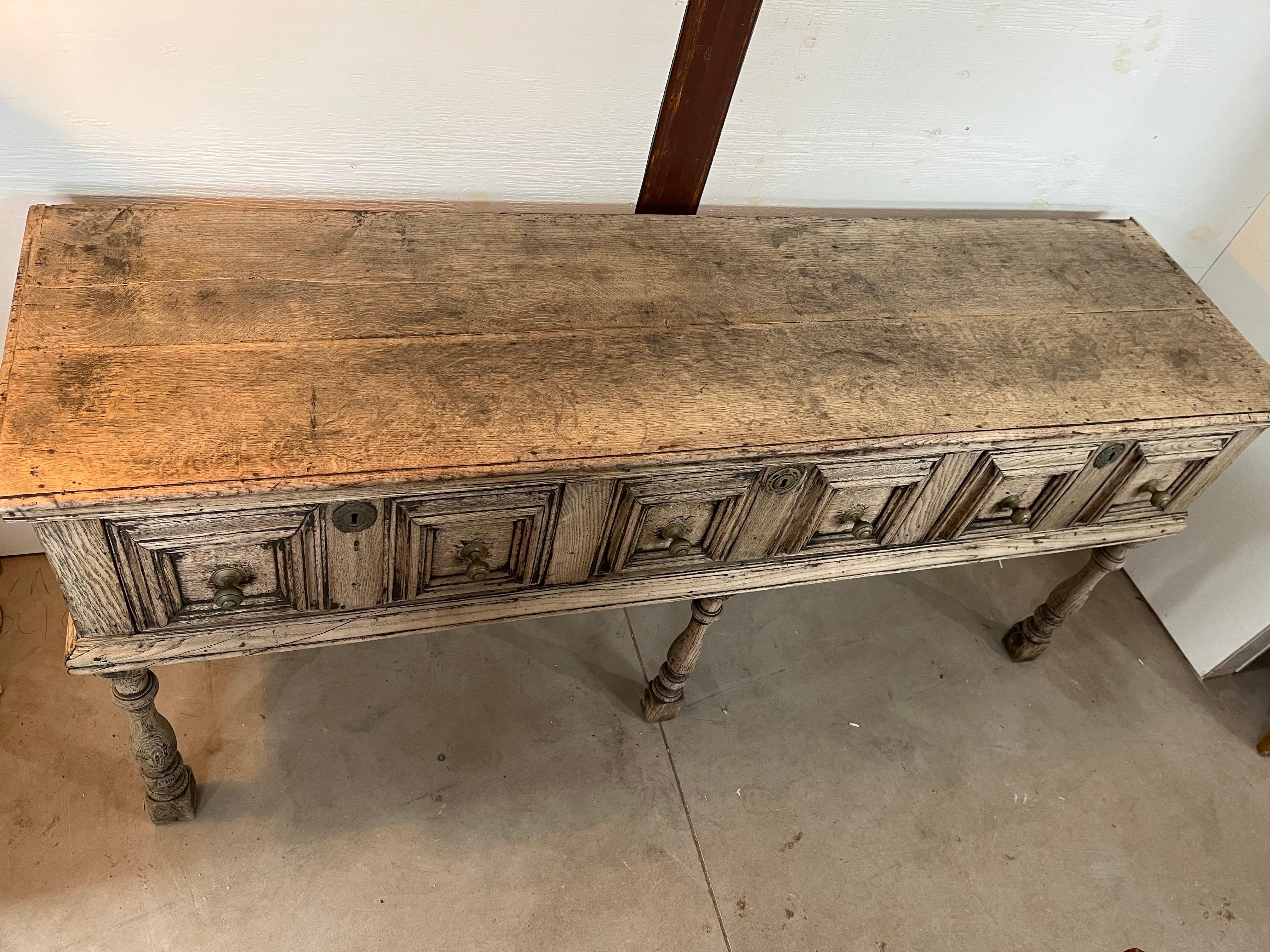 Bleached English Oak Jacobean Dresser Base / Sideboard / Buffet, 18th Century For Sale 4