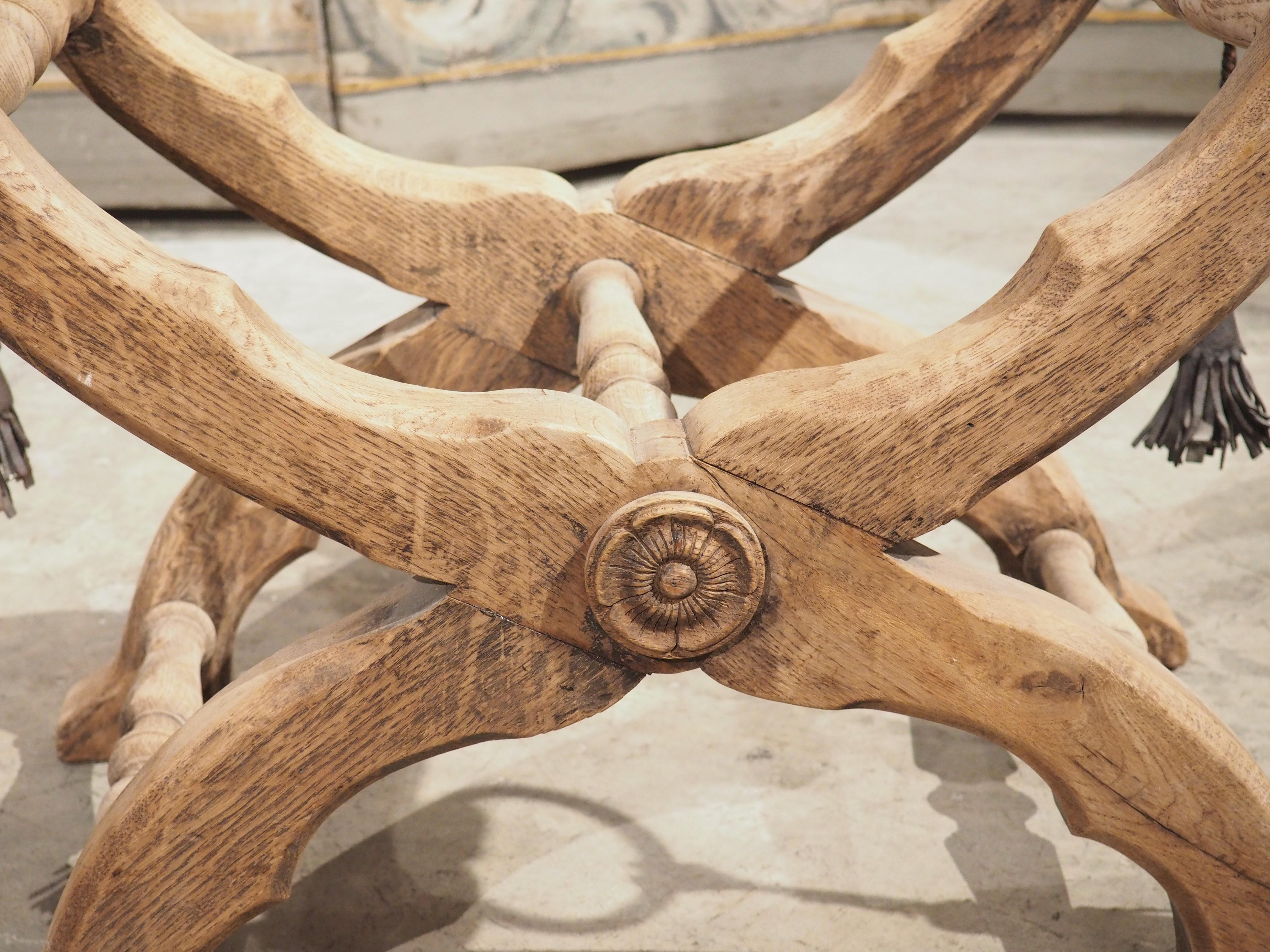 Bleached French Oak Curule Bench with Lion Heads and Iron Rings, Circa 1920 10
