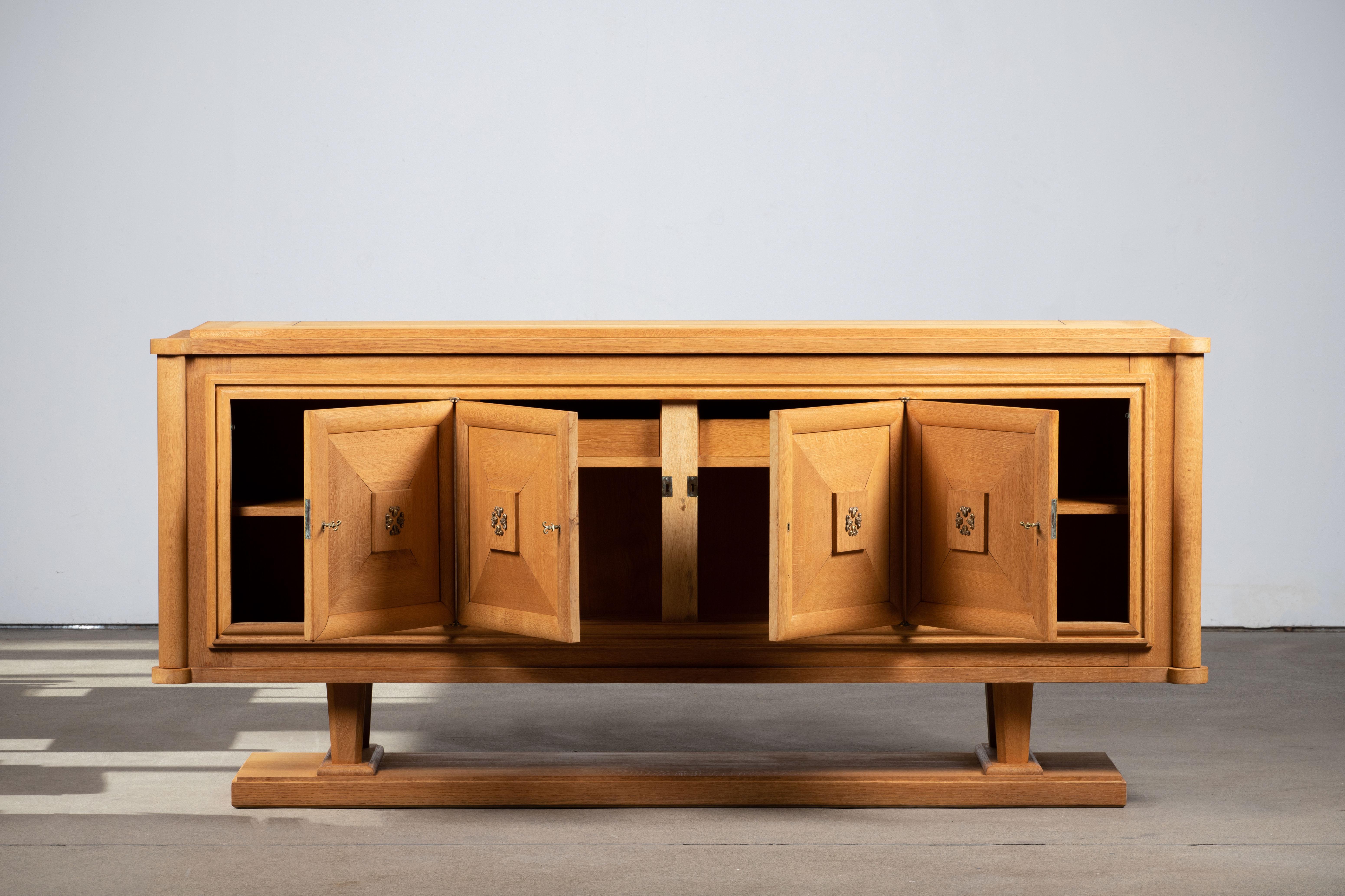 Bleached Large French Oak Art Deco Sideboard in style of Charles Dudouyt, France In Good Condition For Sale In Wiesbaden, DE
