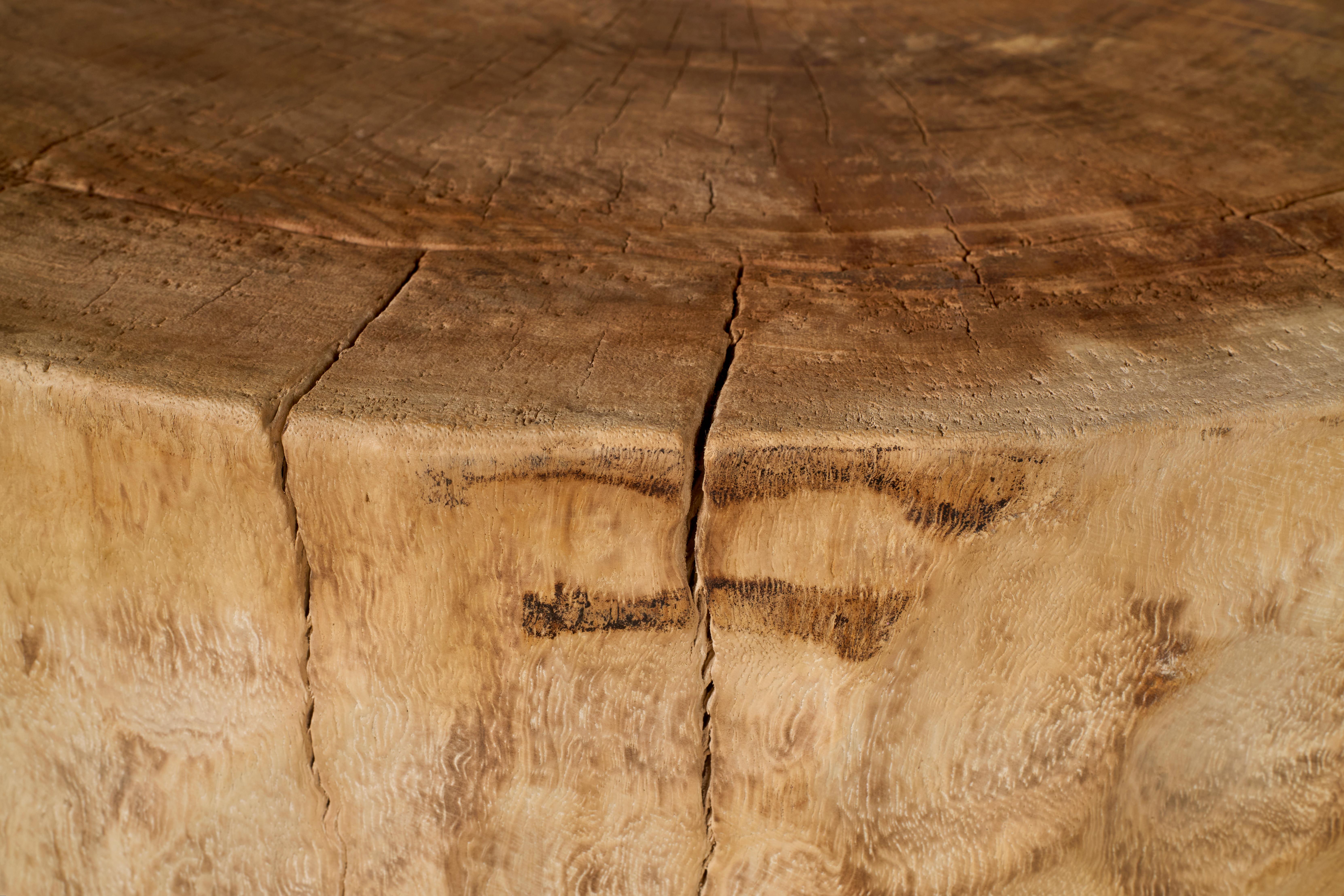 Table d'appoint en bois de litchi blanchi Bon état - En vente à Dallas, TX