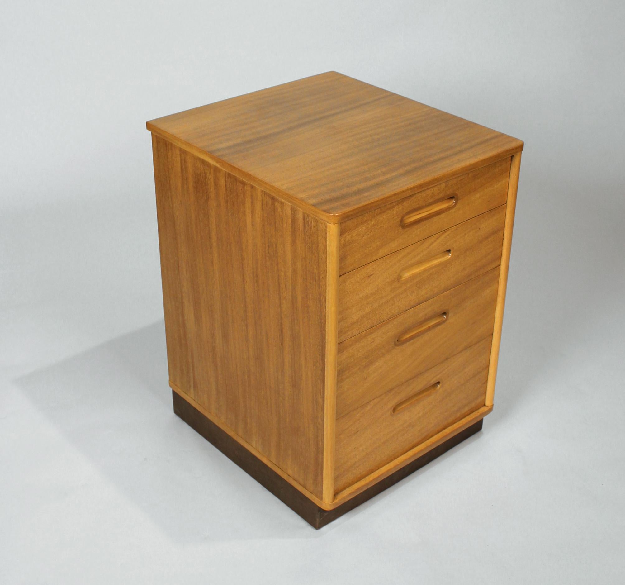Mid-Century Modern Bleached Mahogany Nightstands with Leather Bases by Edward Wormley for Dunbar For Sale