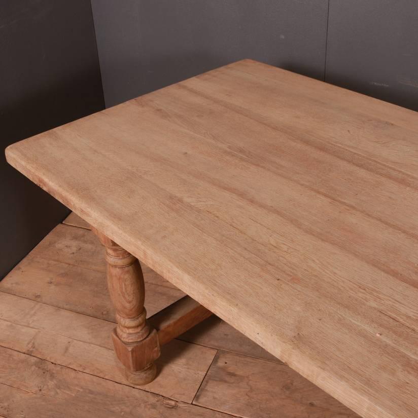 Bleached Oak Farm Table In Excellent Condition In Leamington Spa, Warwickshire