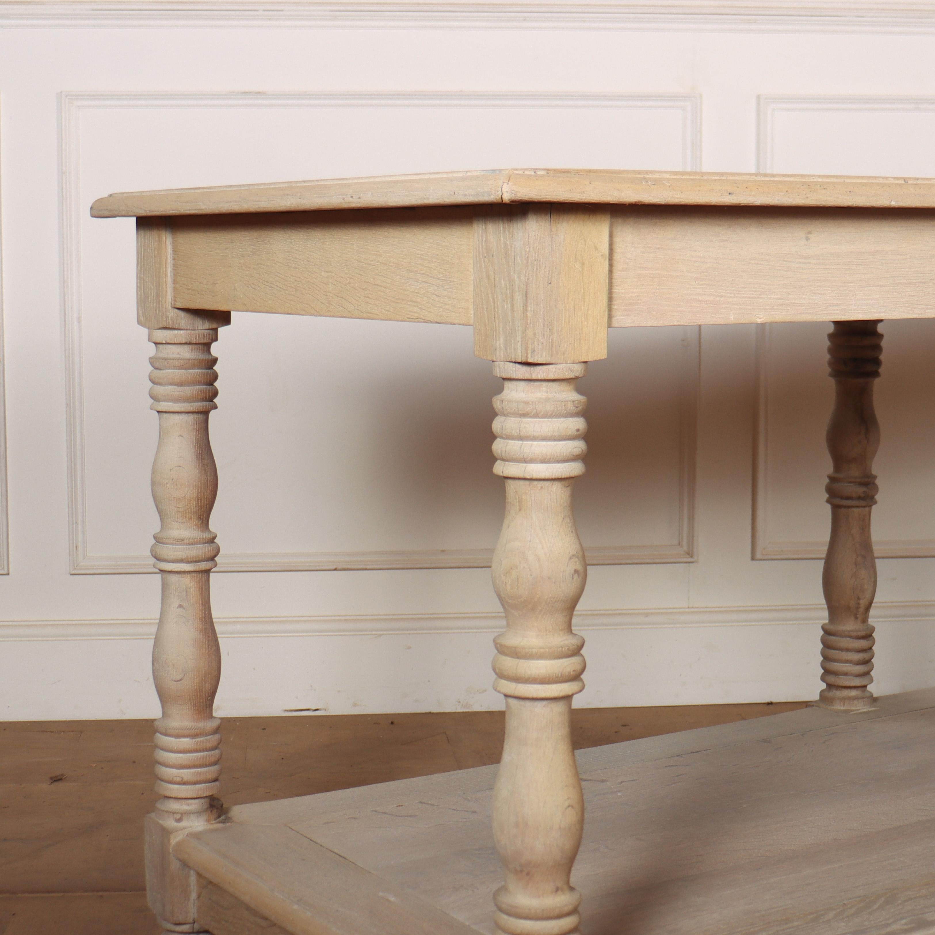 Bleached Oak French Drapers Table In Good Condition For Sale In Leamington Spa, Warwickshire
