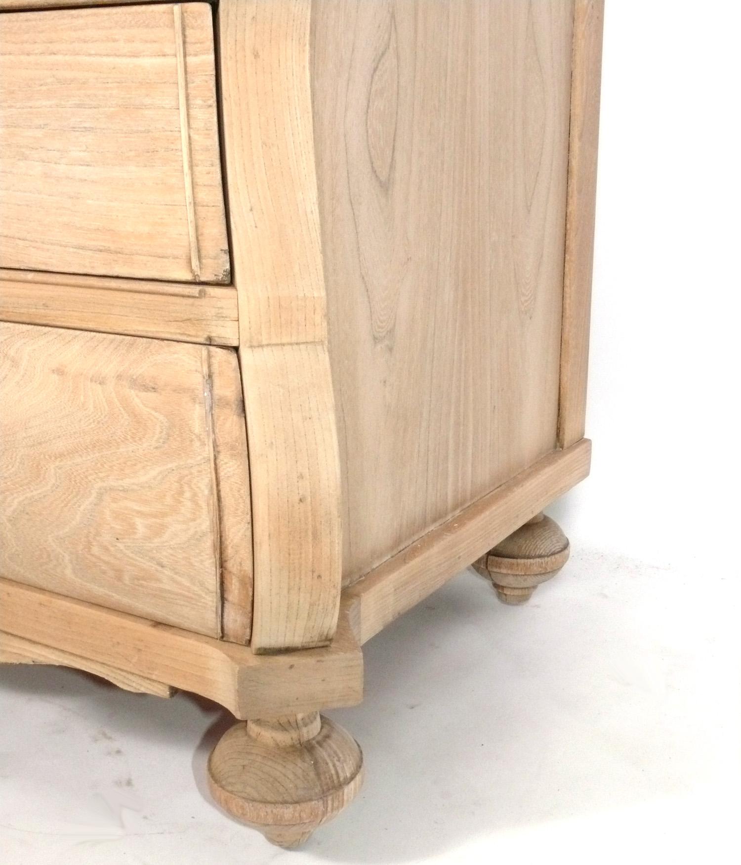 Bleached Oak French Serpentine Chest In Good Condition For Sale In Atlanta, GA