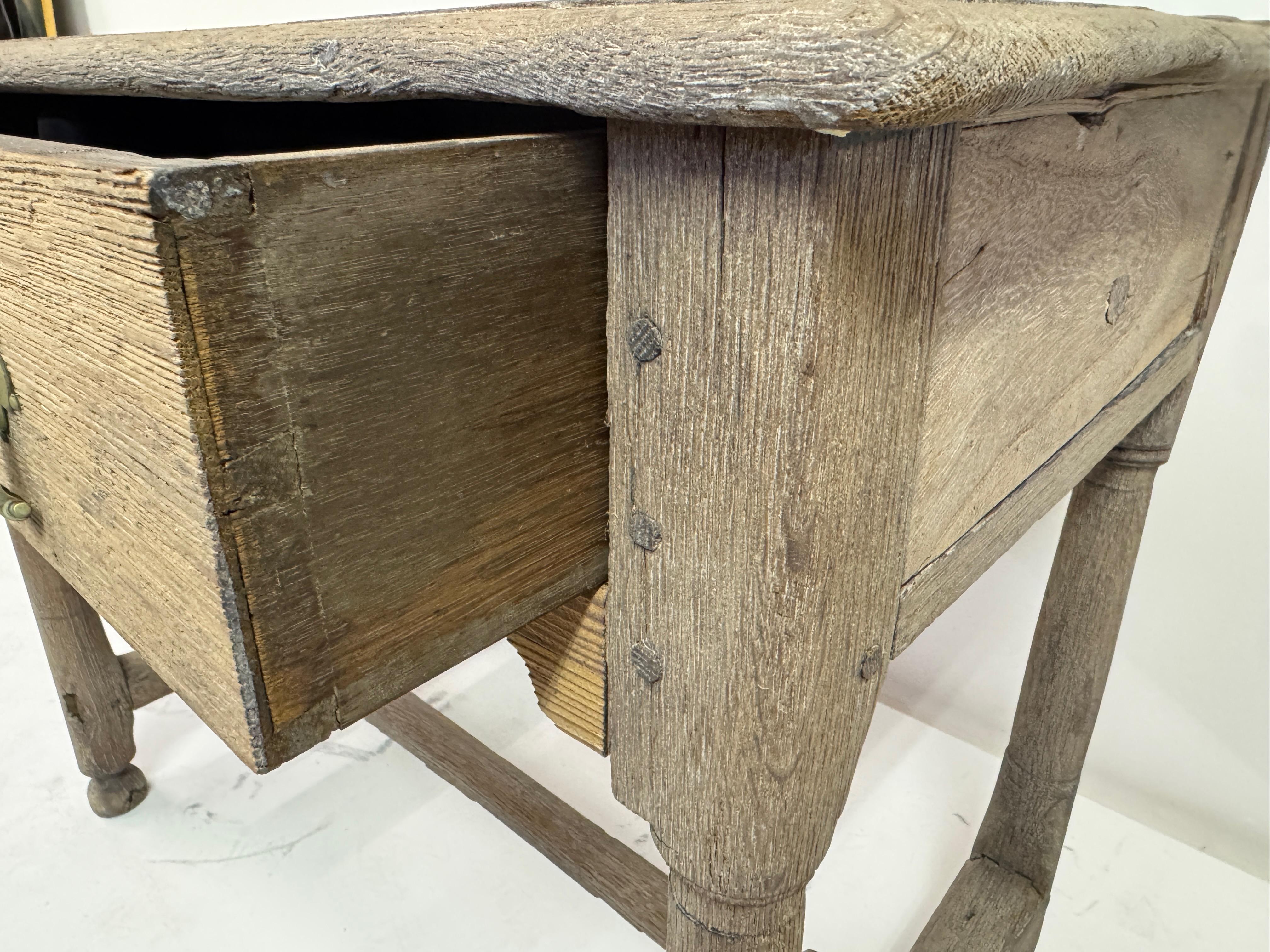 Bleached Oak Table, 18th Century For Sale 4