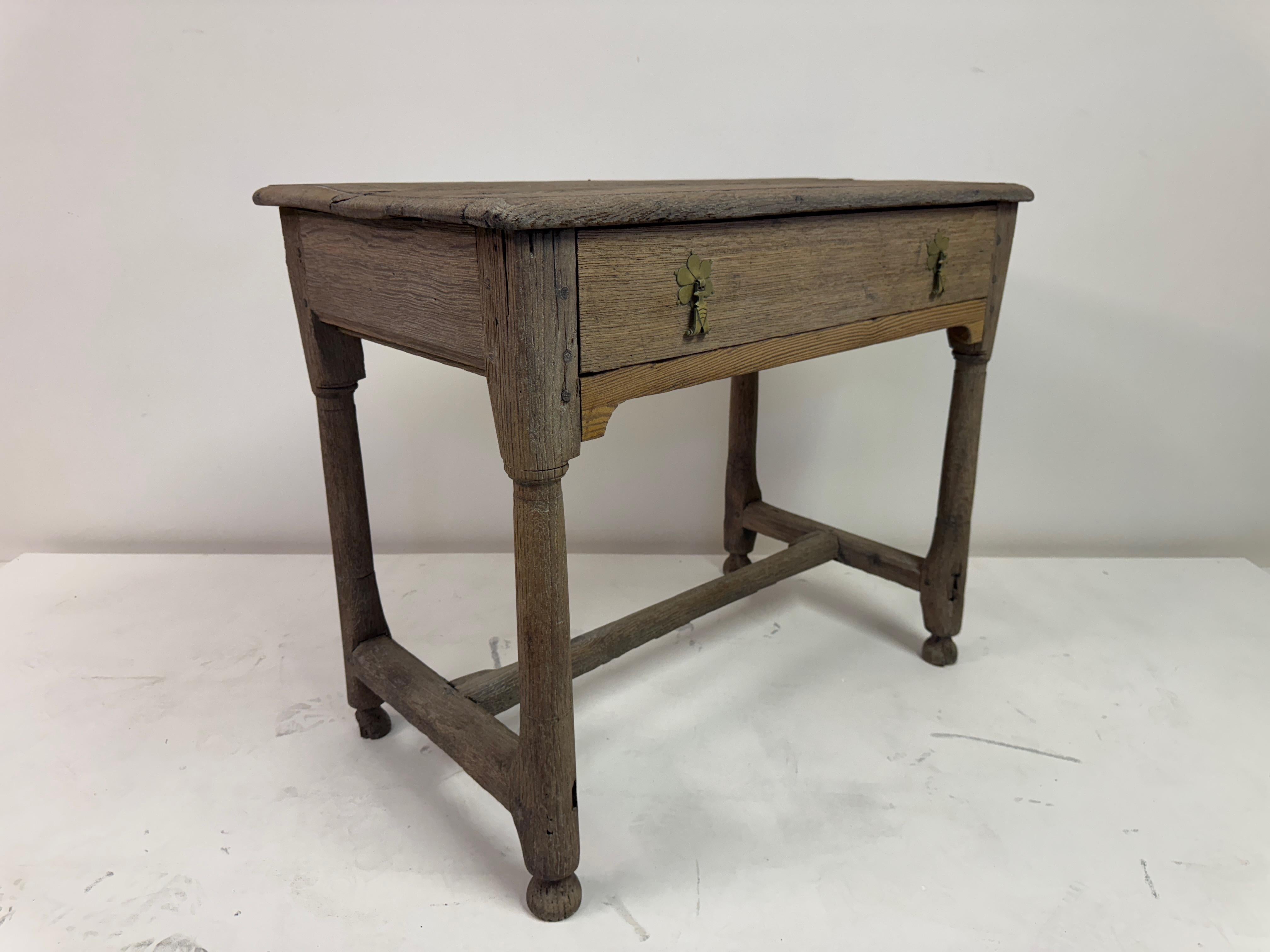 Bleached Oak Table, 18th Century For Sale 8