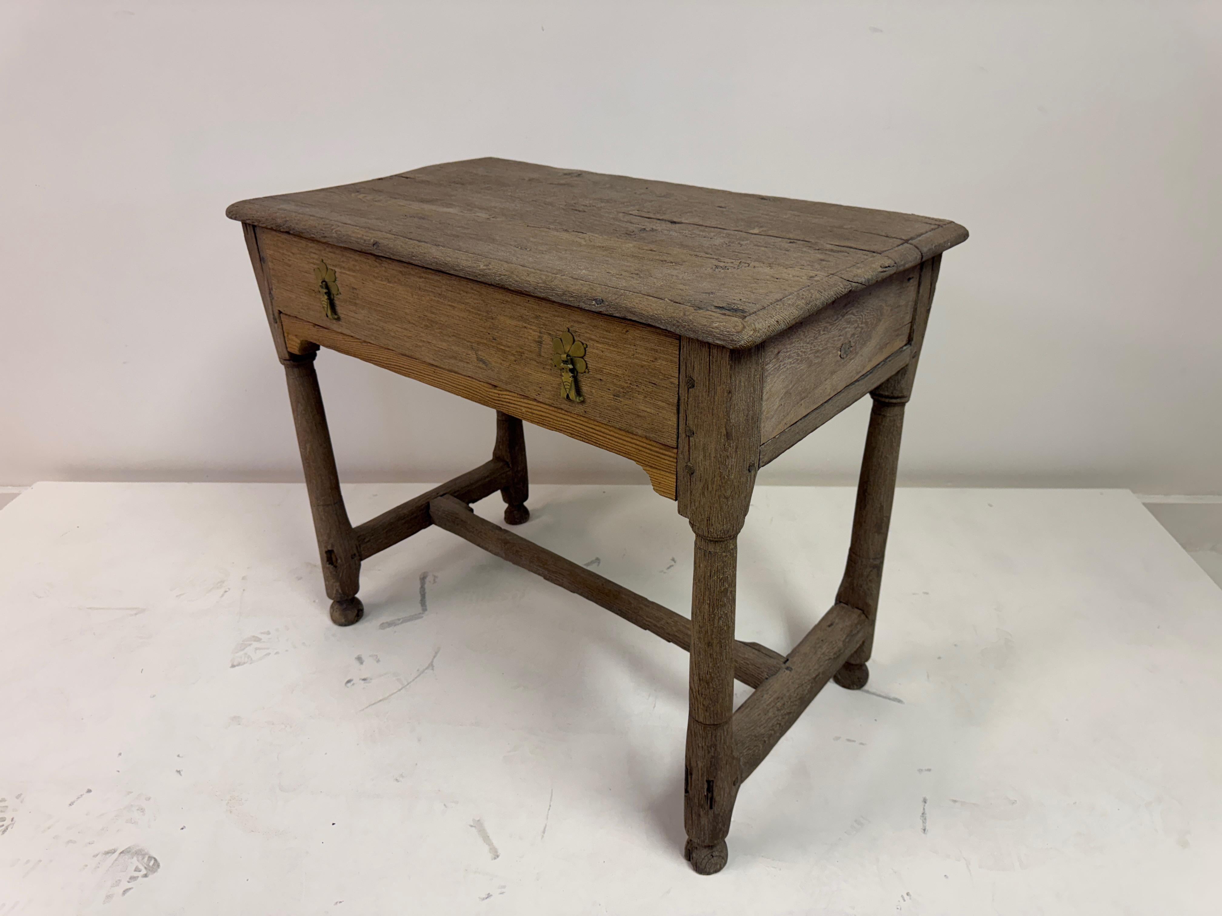 Bleached Oak Table, 18th Century For Sale 3