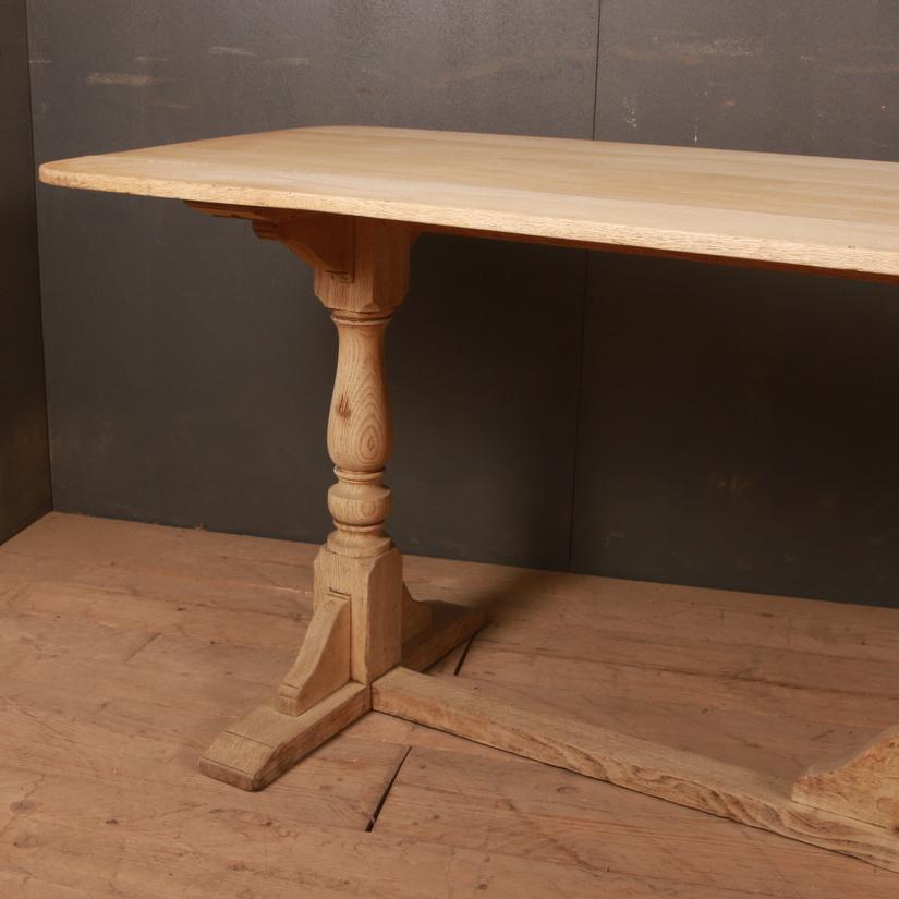 Small 19th century bleached oak tavern table, 1890.

Dimensions:
84 inches (213 cms) wide
27.5 inches (70 cms) deep
30 inches (76 cms) high.

 