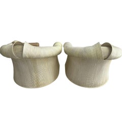 Gebleichtes Bleistiftschilf und Armlehnstühle aus Travertingeflecht