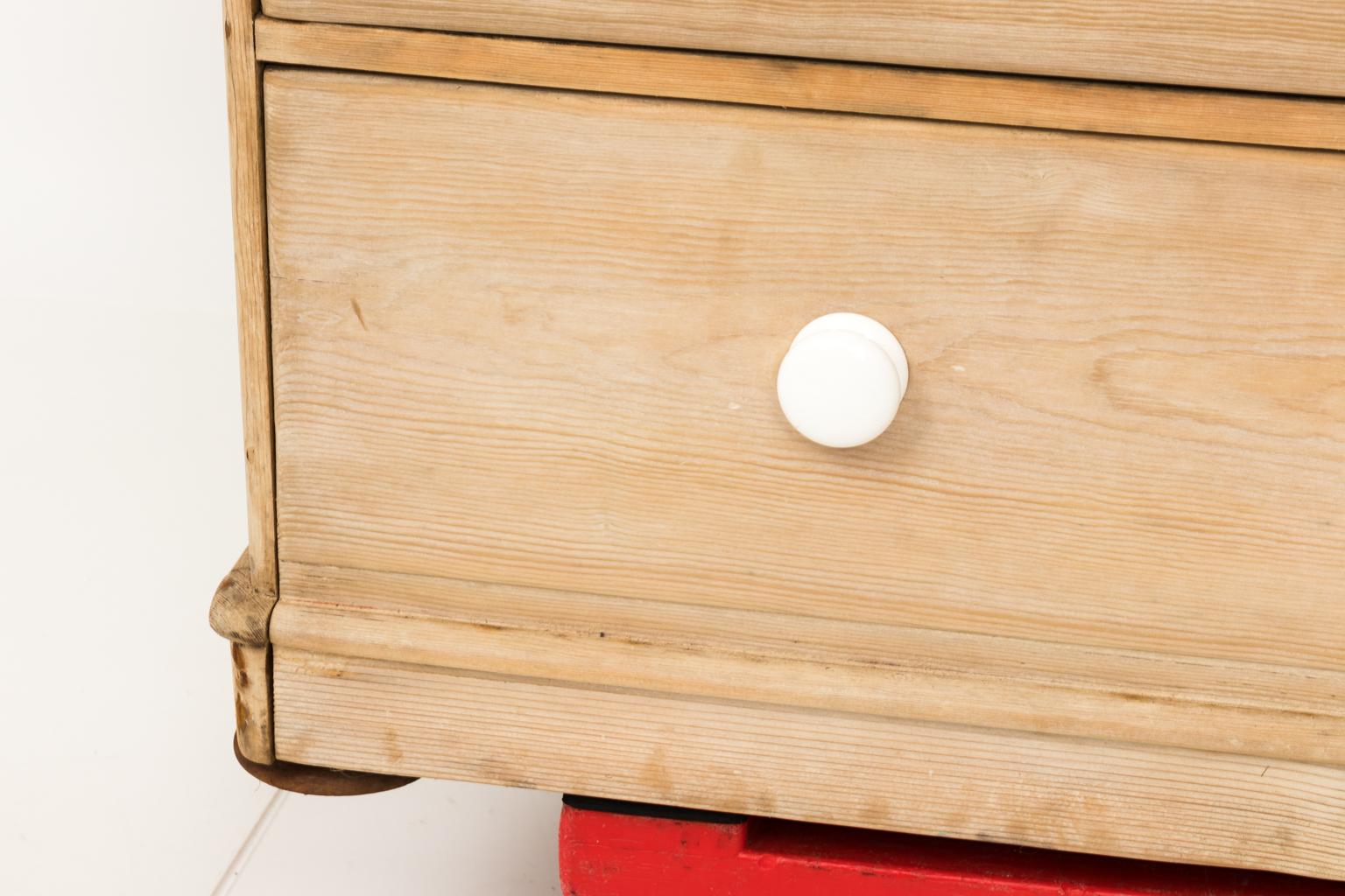 Bleached Pine Chest of Drawers In Good Condition In Stamford, CT