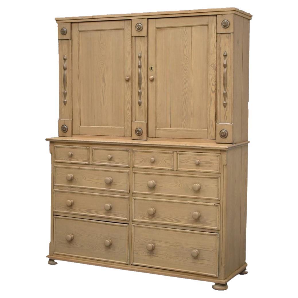 Hutch rustique en bois rouge blanchi