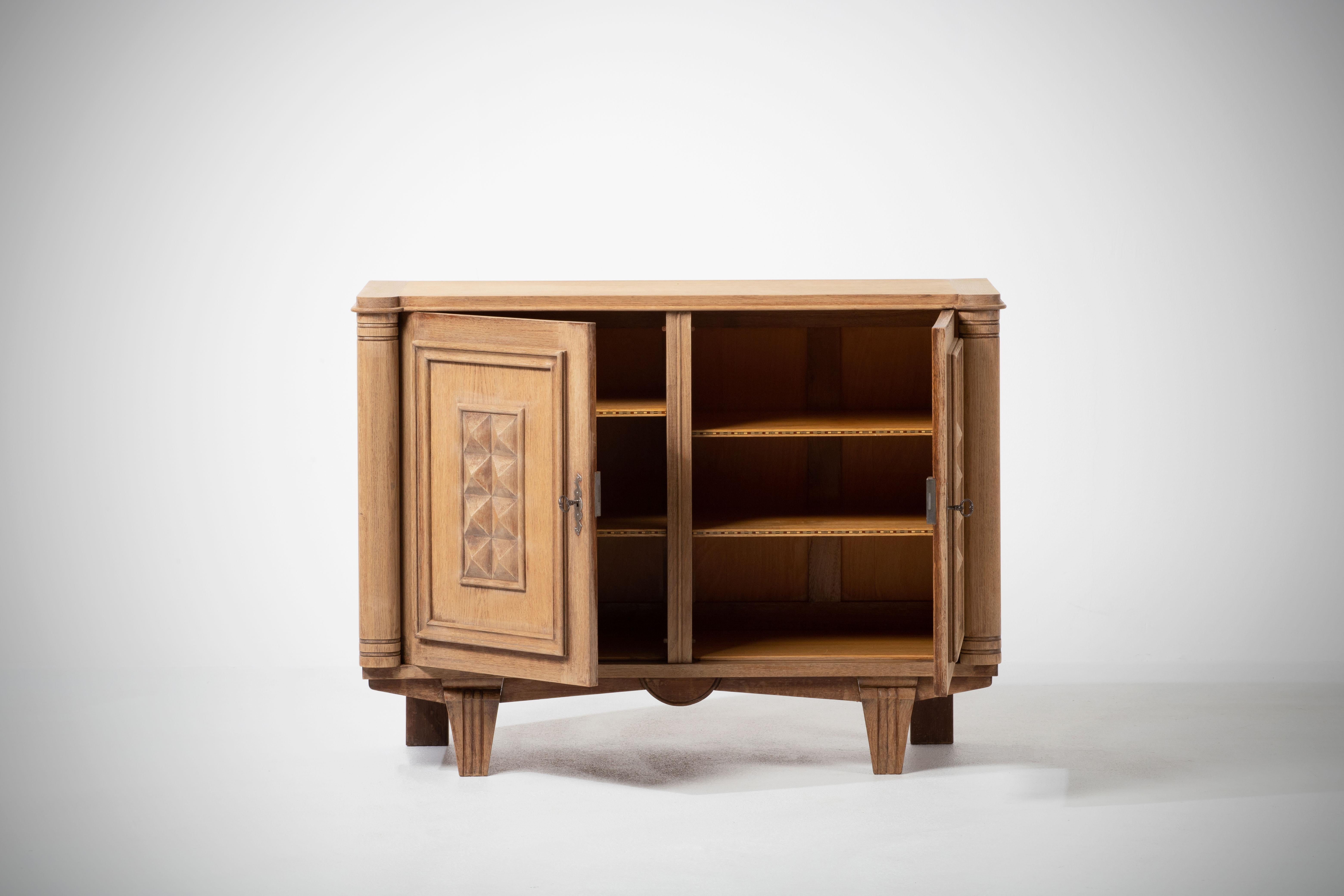 Bleached Solid Oak Cabinet with Graphic Details, France, 1940s In Good Condition In Wiesbaden, DE