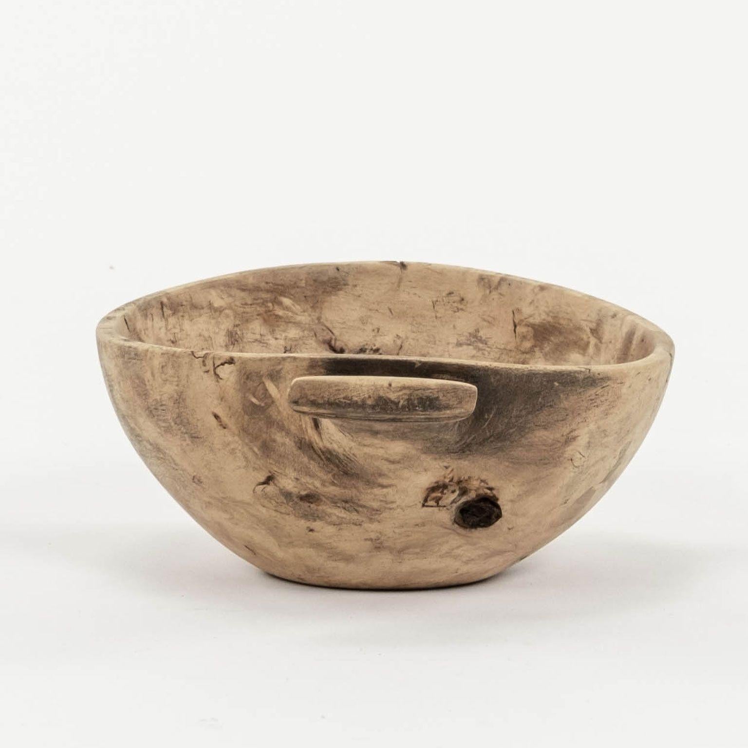Hand-Carved Bleached Swedish Lapland Ale Bowl with Handle For Sale