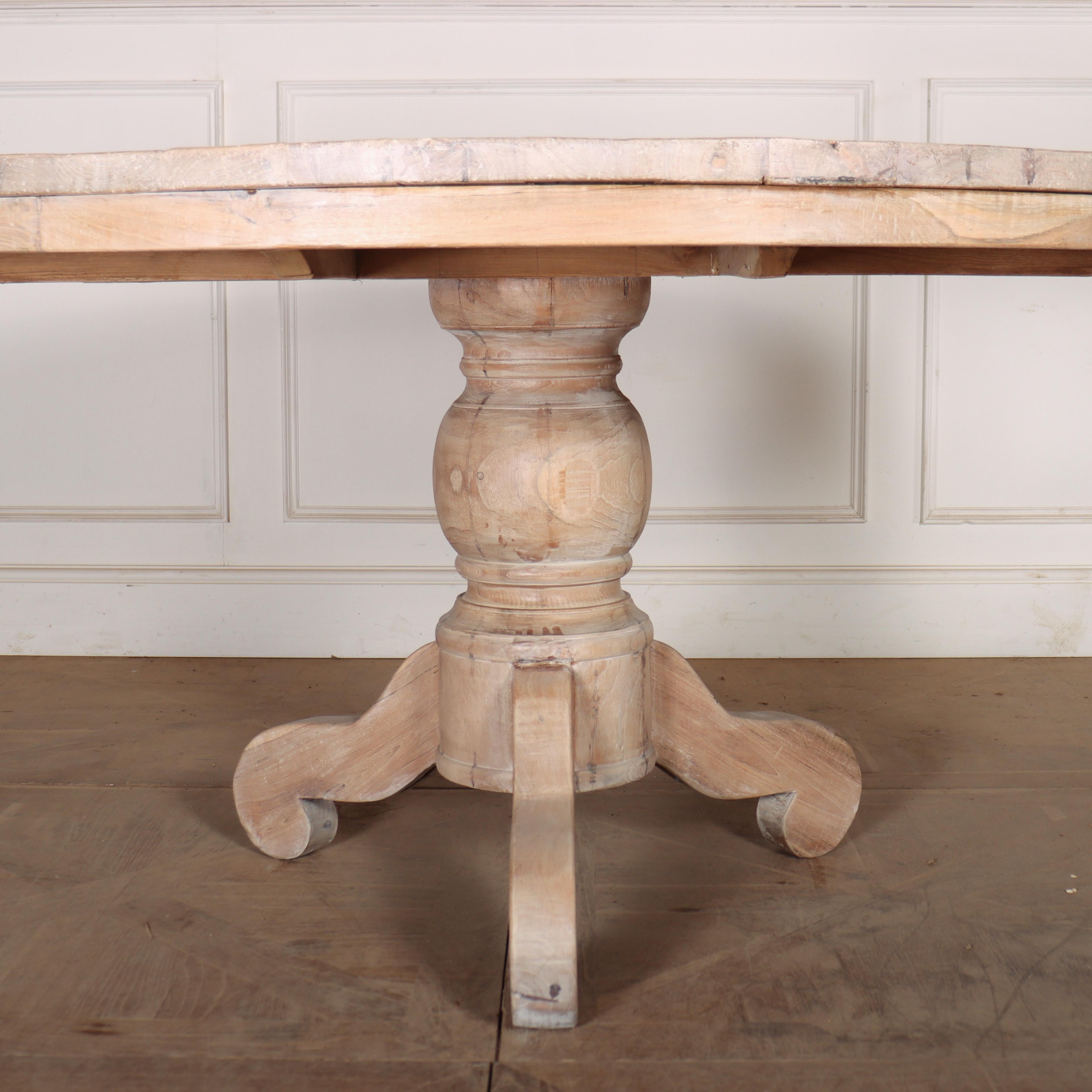 Mesa de comedor de teca blanqueada Blanqueado