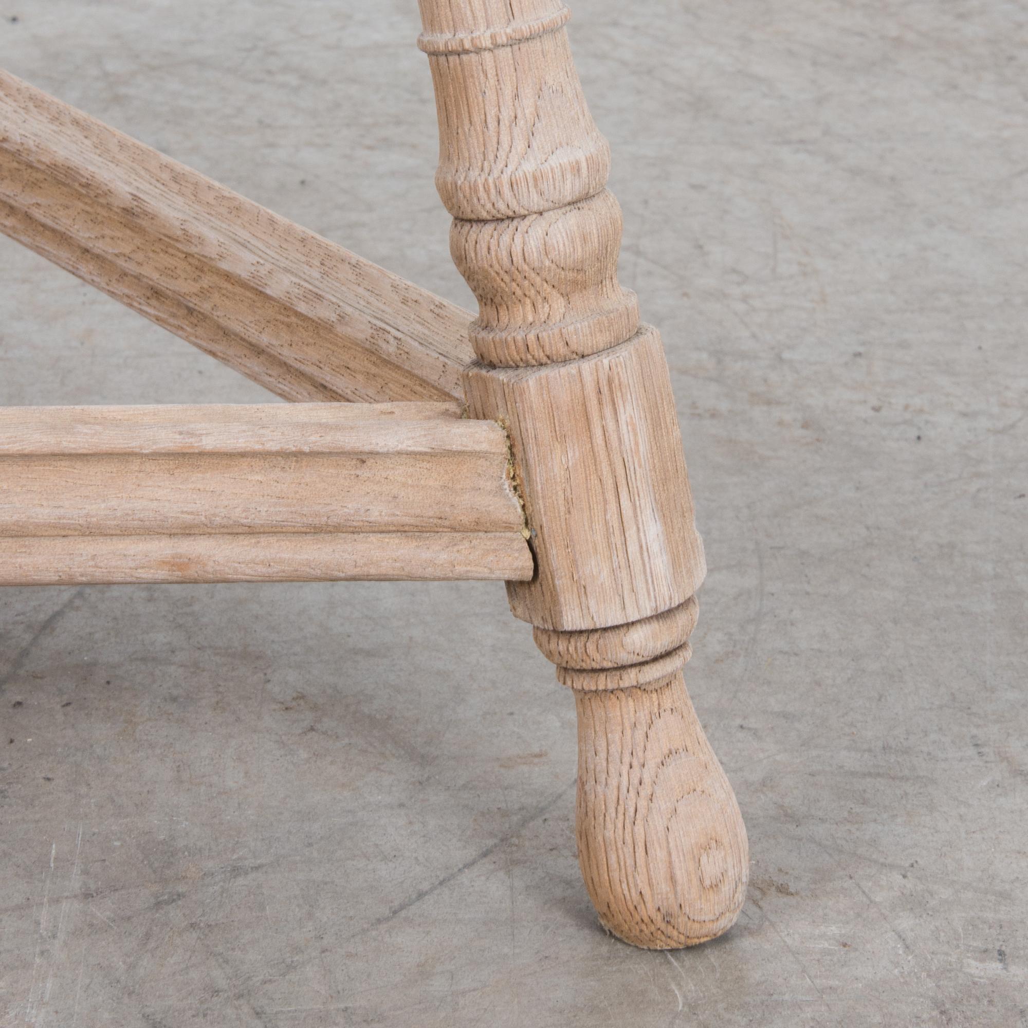 Bleached Three-Legged Round Oak Table 2