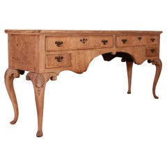 Base de commode en noyer blanchi