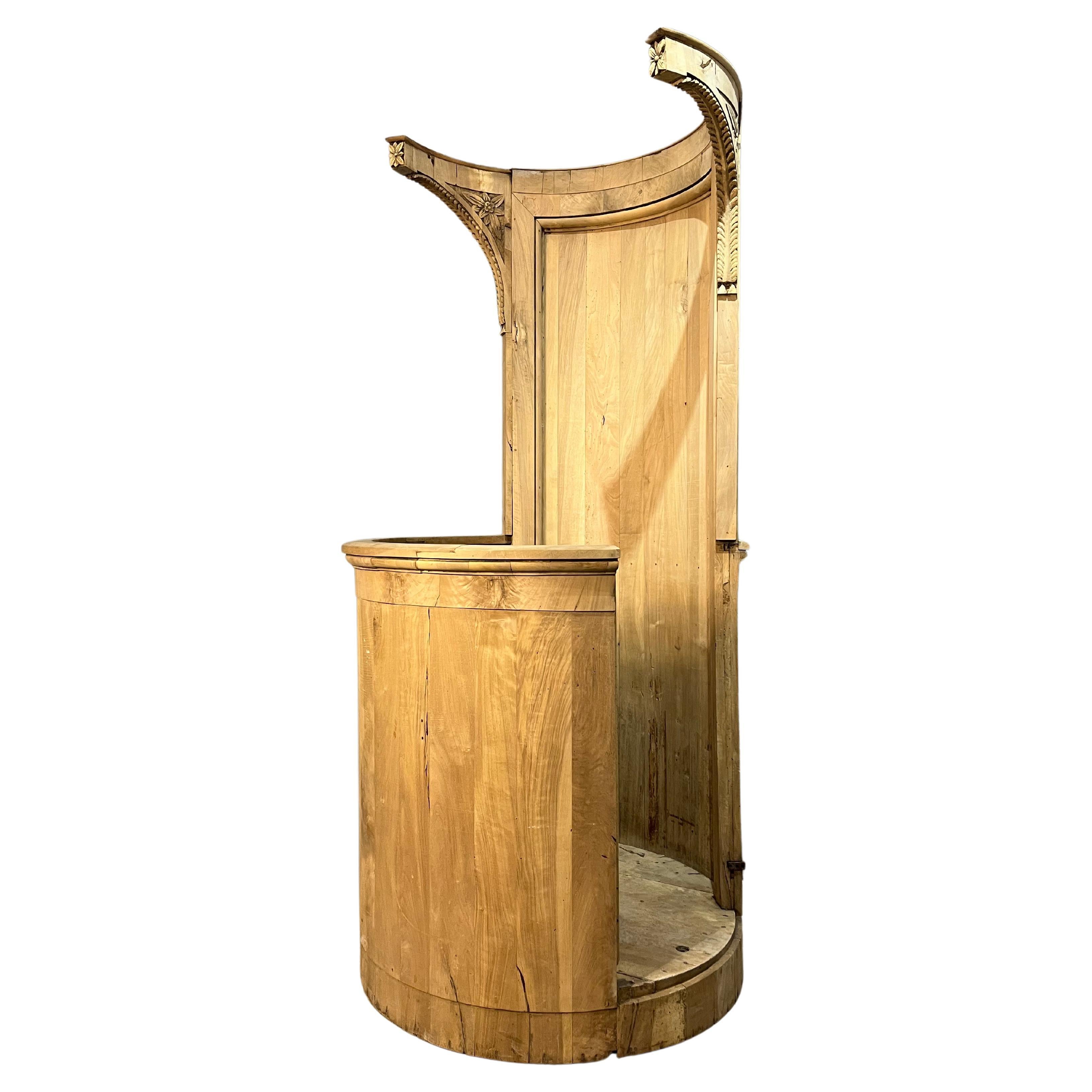 Bleached walnut pulpit scolpito a mano in vendita