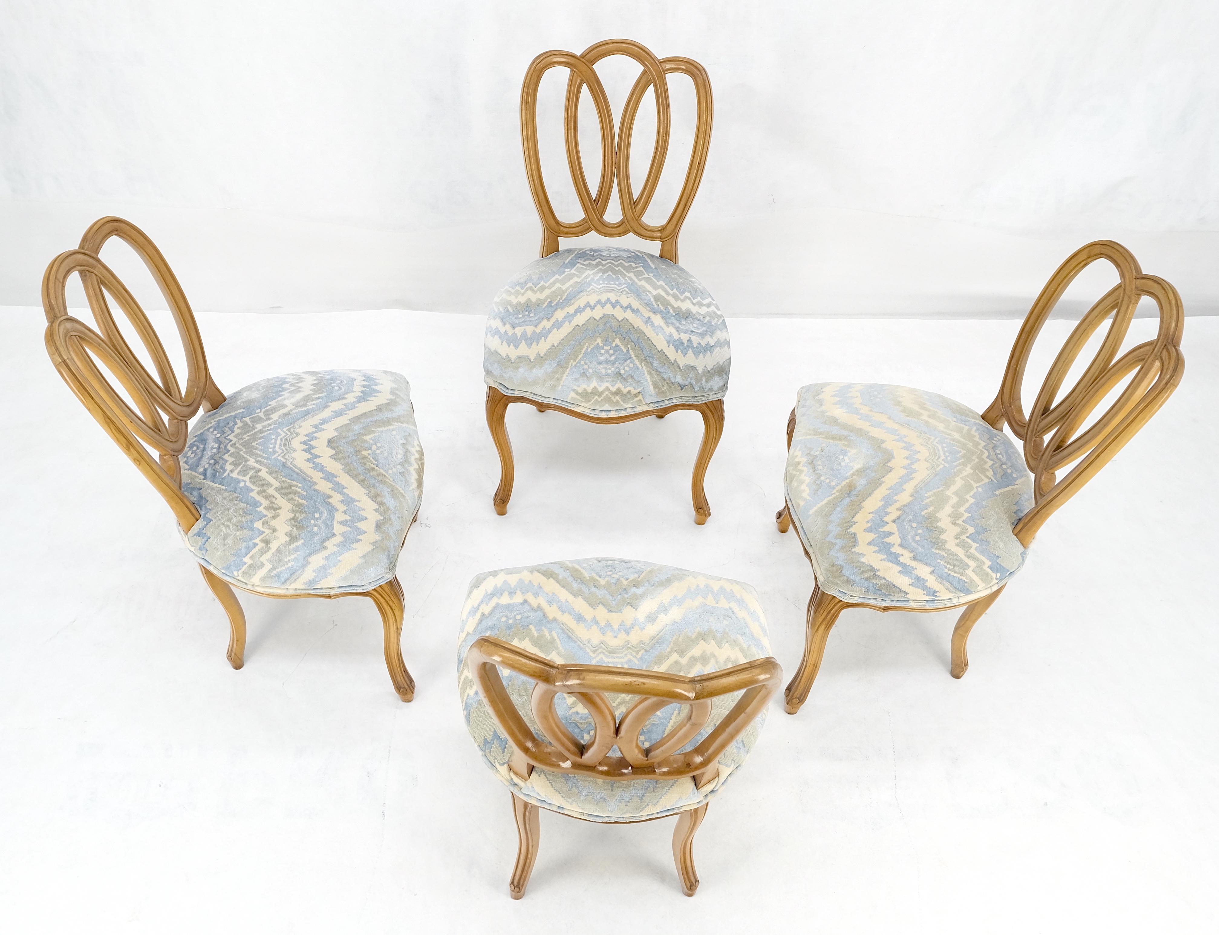 Nogal Blanqueado Triple Ovalado Respaldo Pretzel 4 Sillas de Comedor Provinciales Francesas NICE Estadounidense en venta
