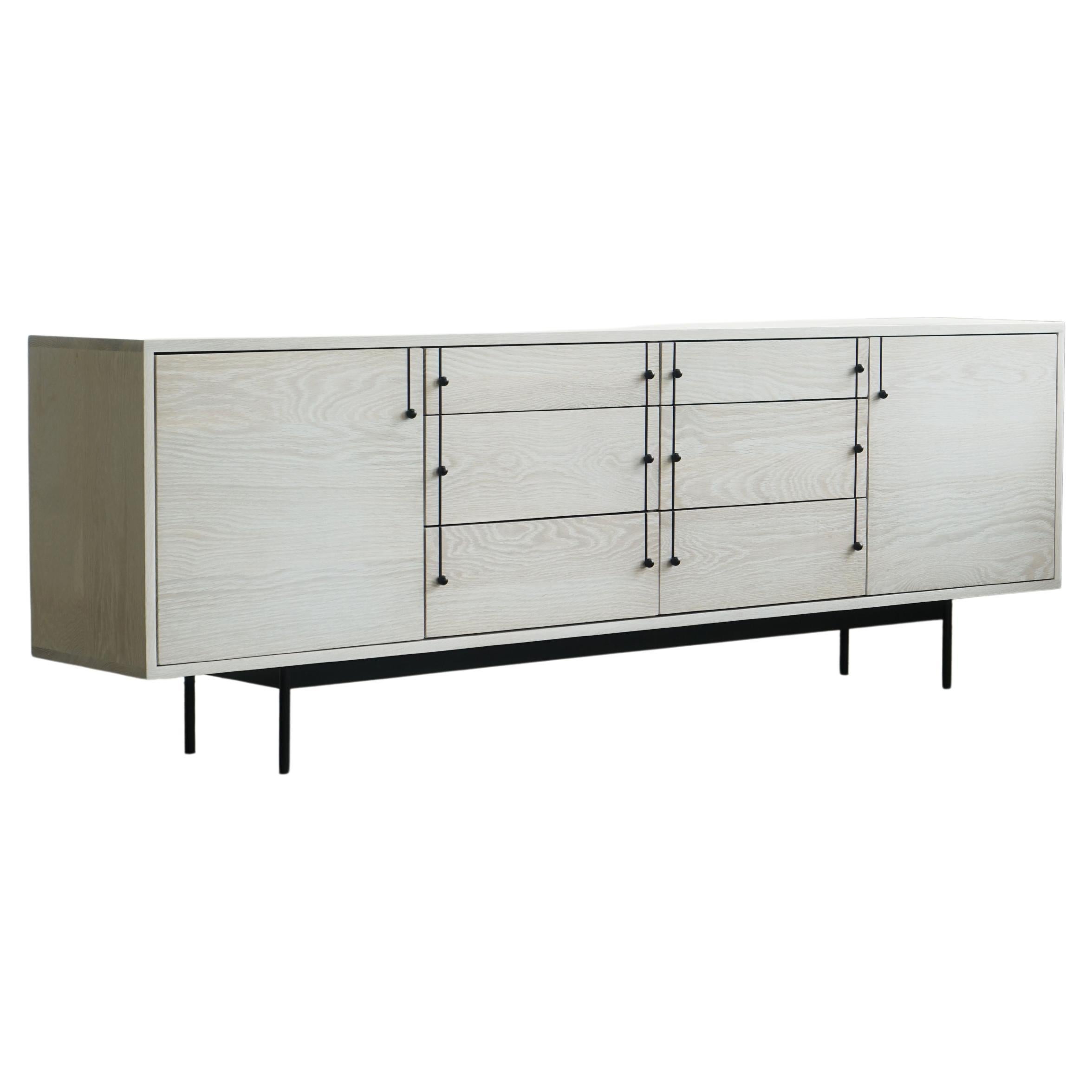 „Credenza B“ aus gebleichter weißer Eiche von Last Workshop, 96 Zoll, auf Bestellung gefertigt