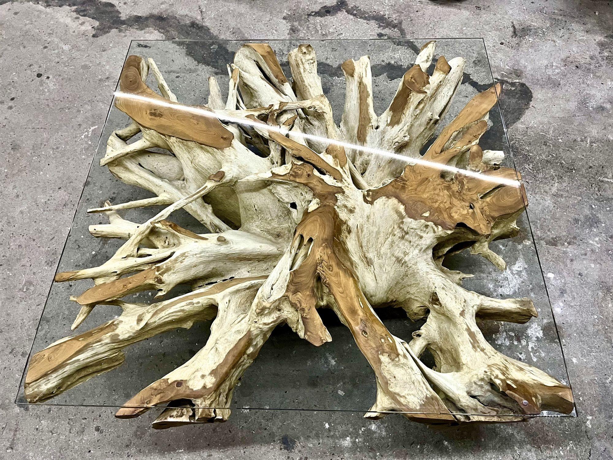 Bleeched Teak Root Sofa/ Coffee Table With Safety Glass Plate, Indonesia 2022 In Excellent Condition For Sale In Lichtenberg, AT