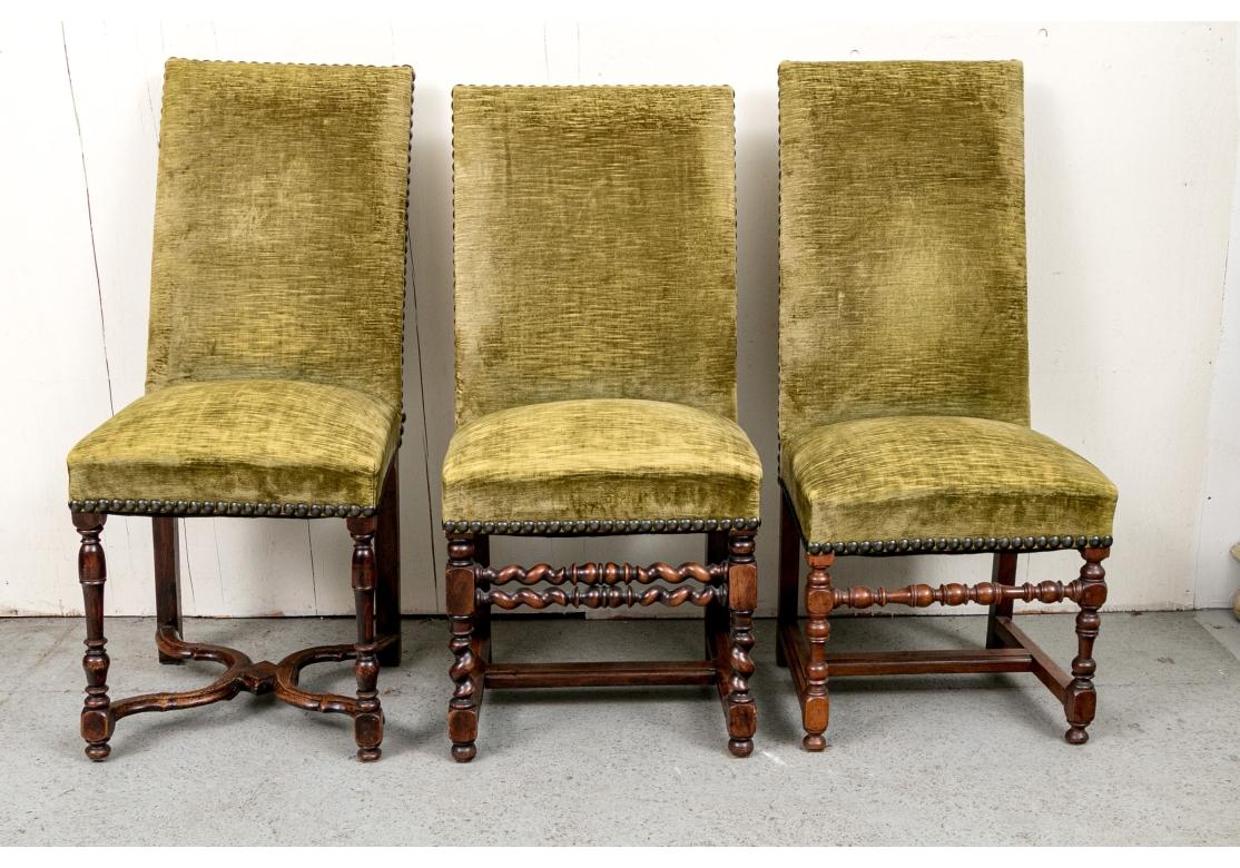 Ensemble de six chaises en velours du XVIIIe siècle de style Jacobean pour la restauration en vente 13
