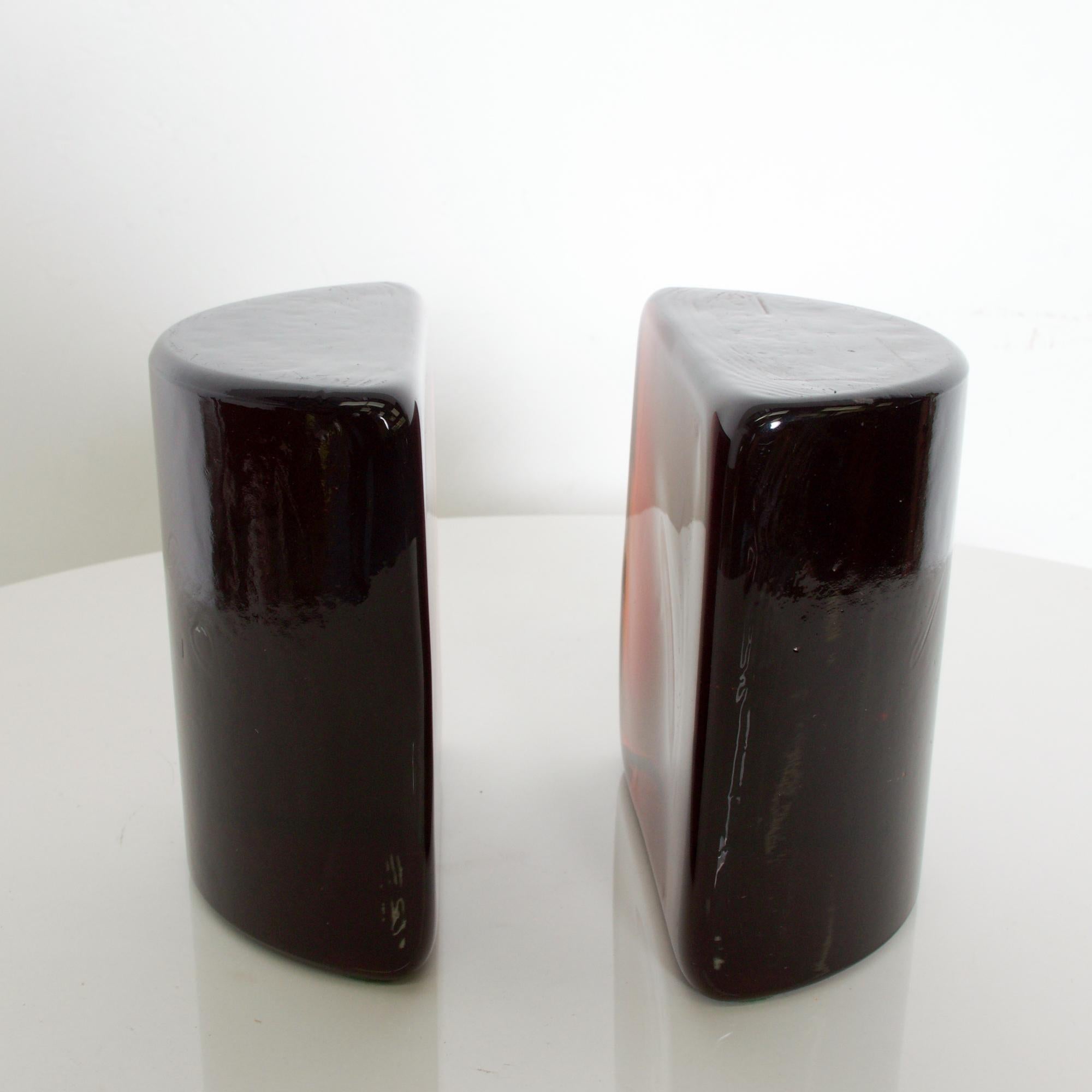 BLENKO Art Glass Modern Half Moon Bookends Dark Amber 1970s USA 2