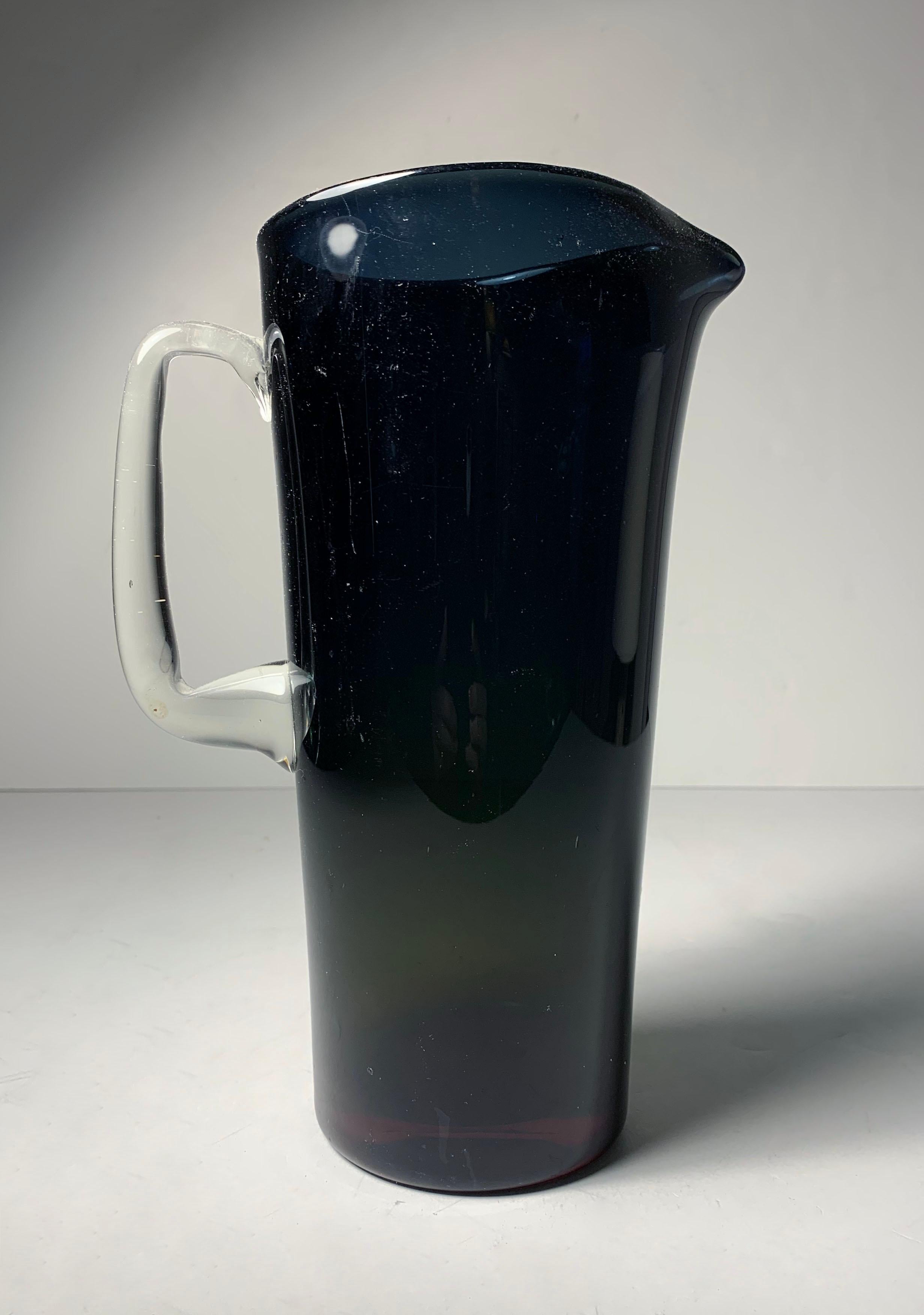 Ein Vintage Blenko Art Glass Vase Krug. Zuschreibung an Wayne Husted.