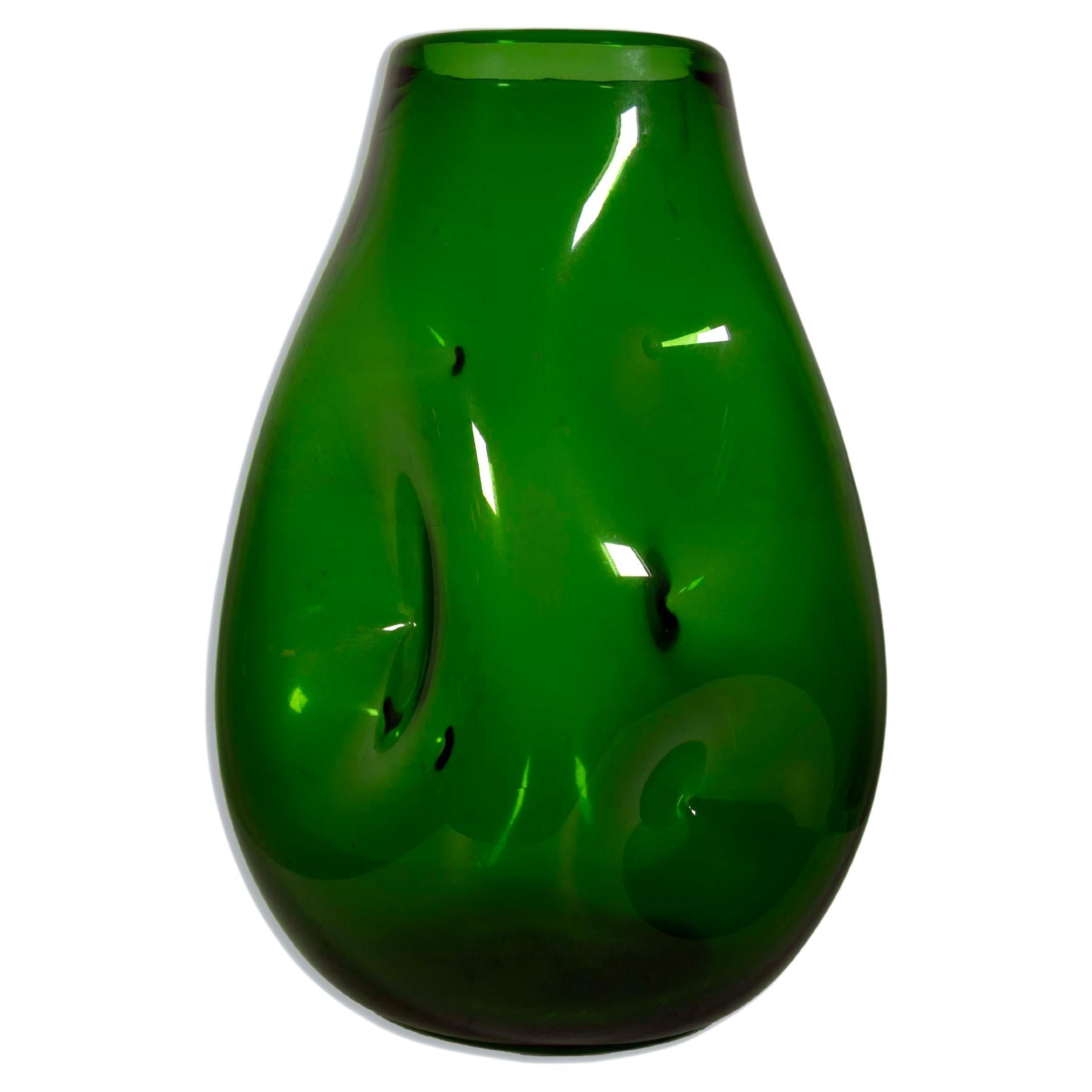 Smaragdgrüne genagelte Blenko-Vase Modell 921L Mid-Century Modern im Angebot