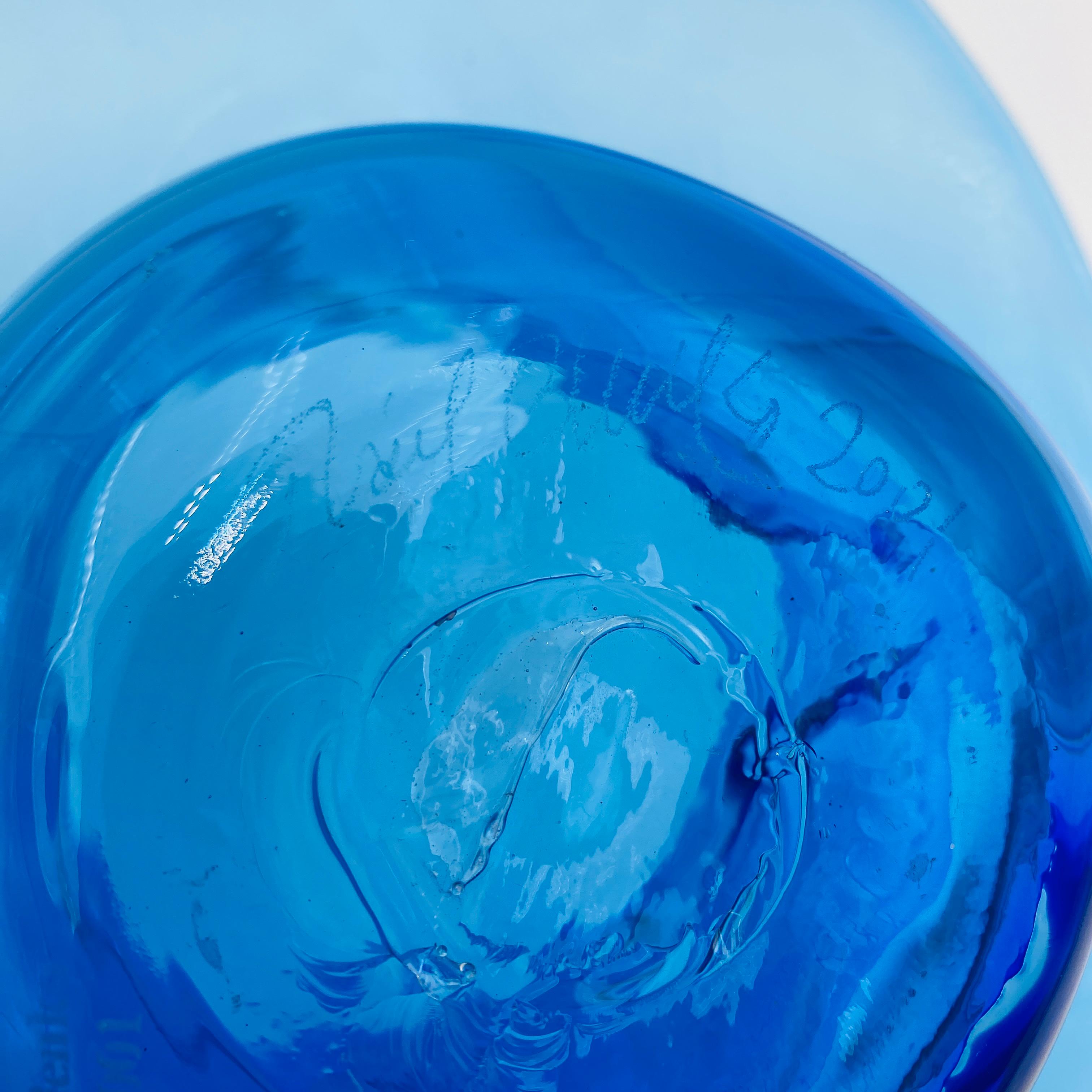Blenko Escultura de cristal azul con sombrero de vaquero Cuenco decorativo en venta 4
