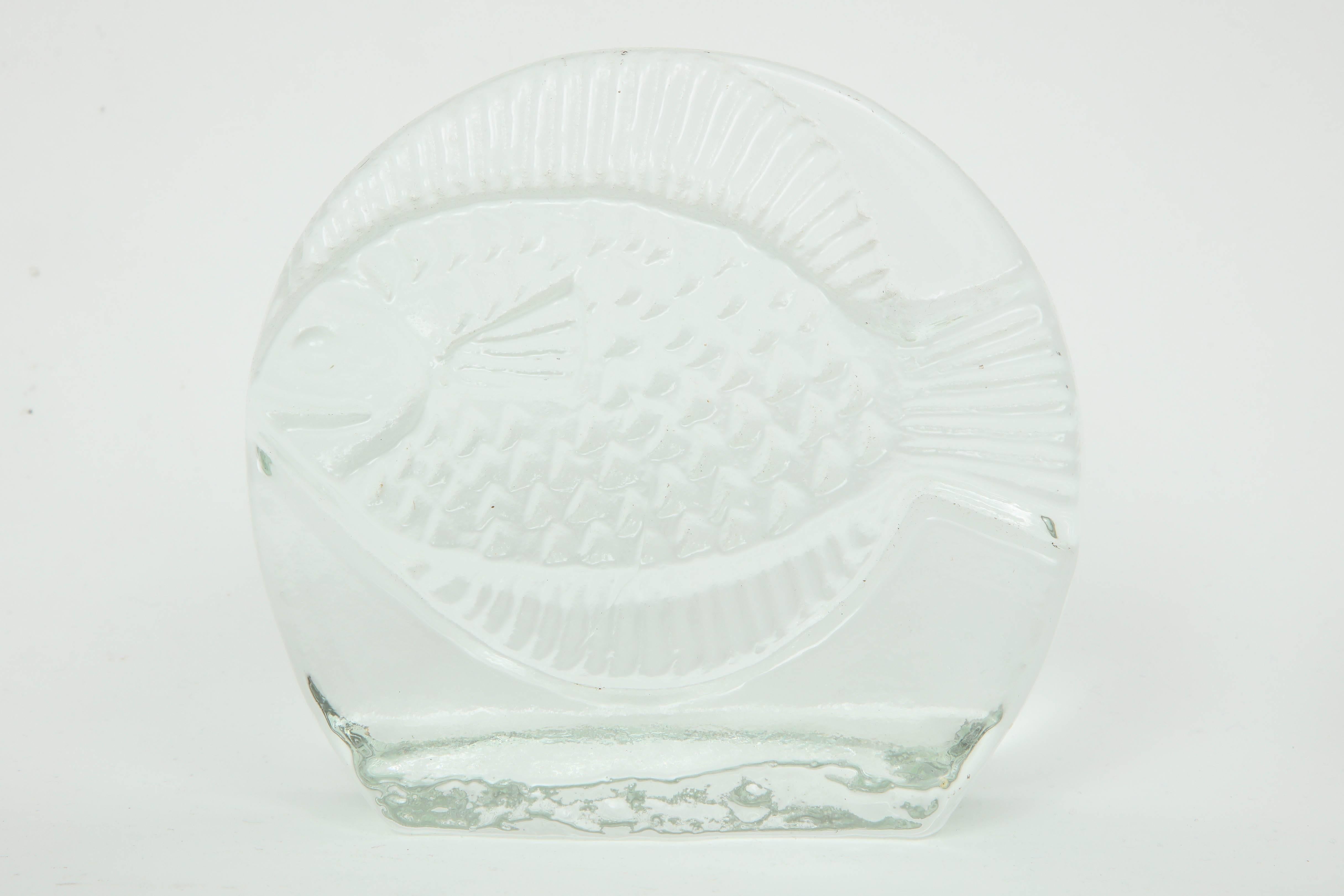 Buchstützen aus Glas mit Fischmotiven vonnko (Moderne der Mitte des Jahrhunderts)