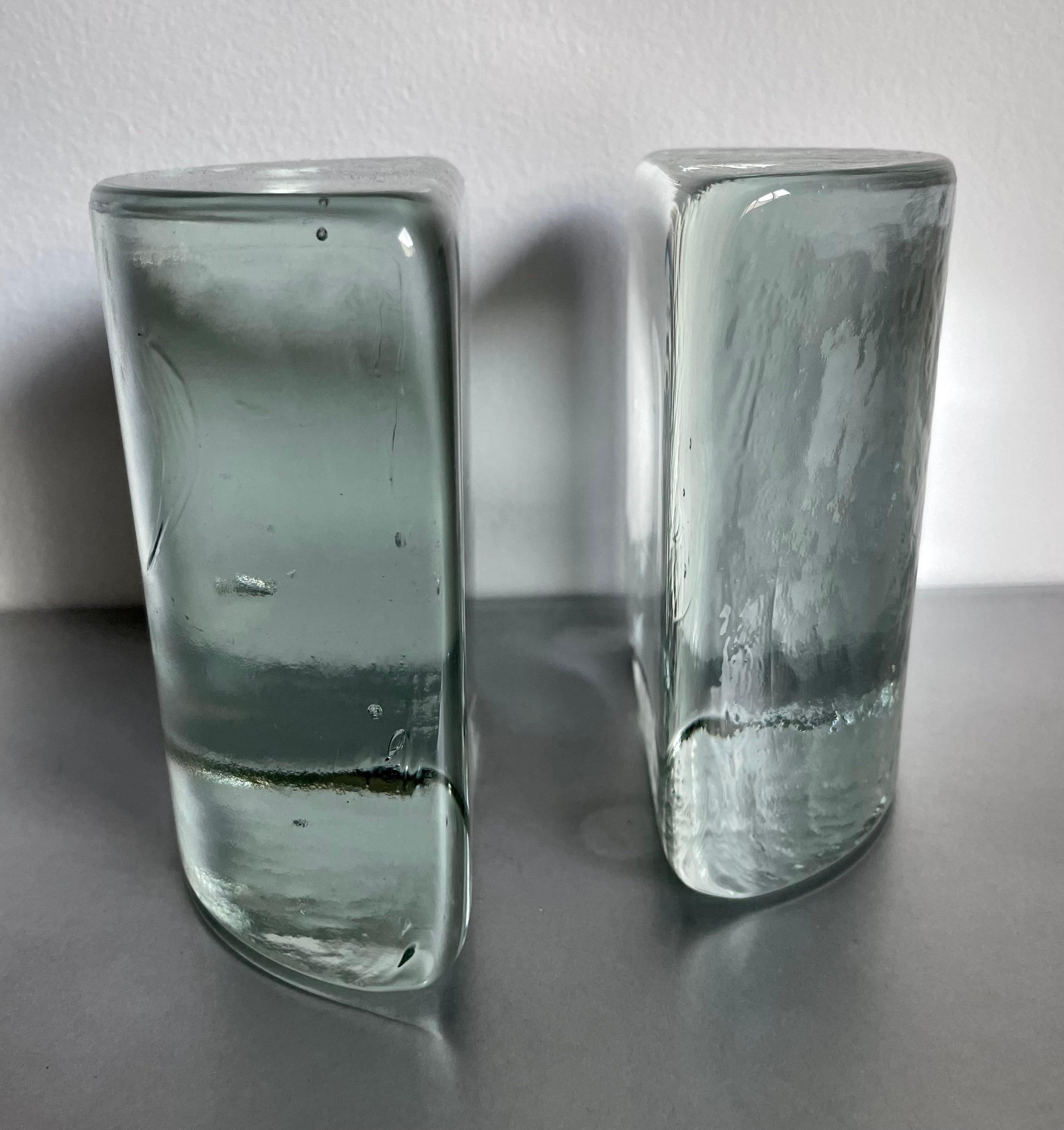 Blenko glass Half Circle bookends by Wayne Husted, 1960s.

In great condition, no damage.